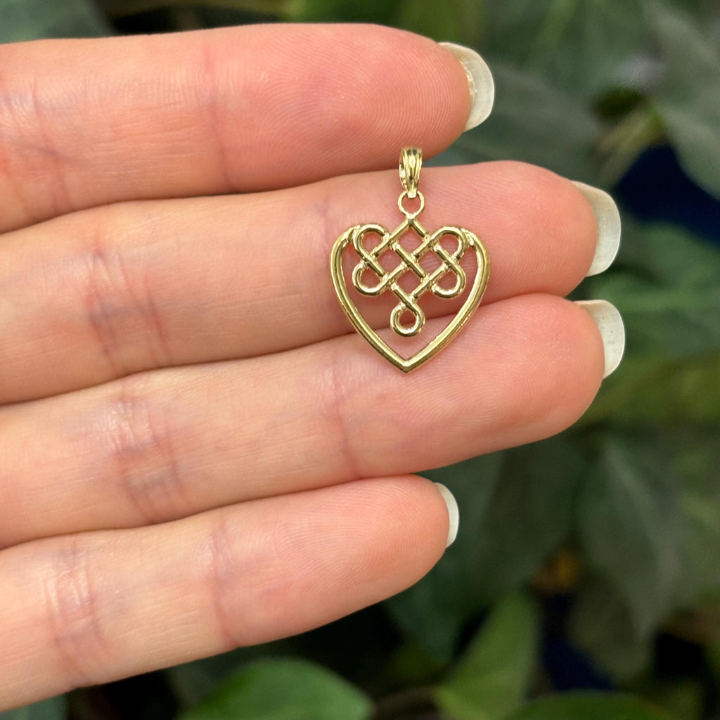 10K Yellow Gold Irish Celtic Trinity Heart Filigree Design Detailed Charm Pendant