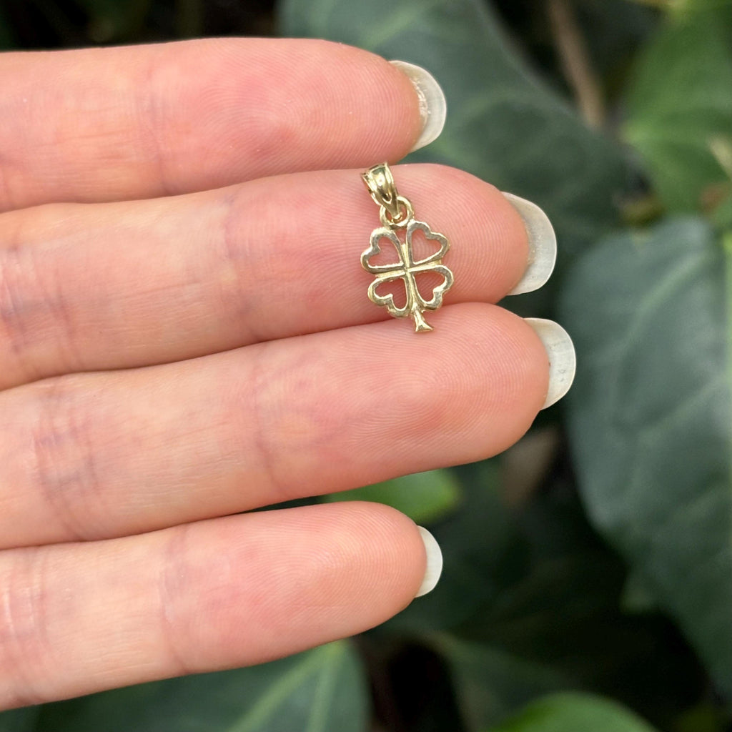 10K Yellow Gold Irish 4 Leaf Clover Shamrock Heart Design Detailed Charm Pendant