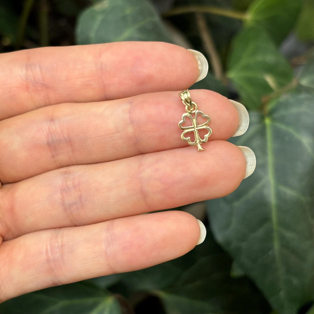 10K Yellow Gold Irish 4 Leaf Clover Shamrock Heart Design Detailed Charm Pendant