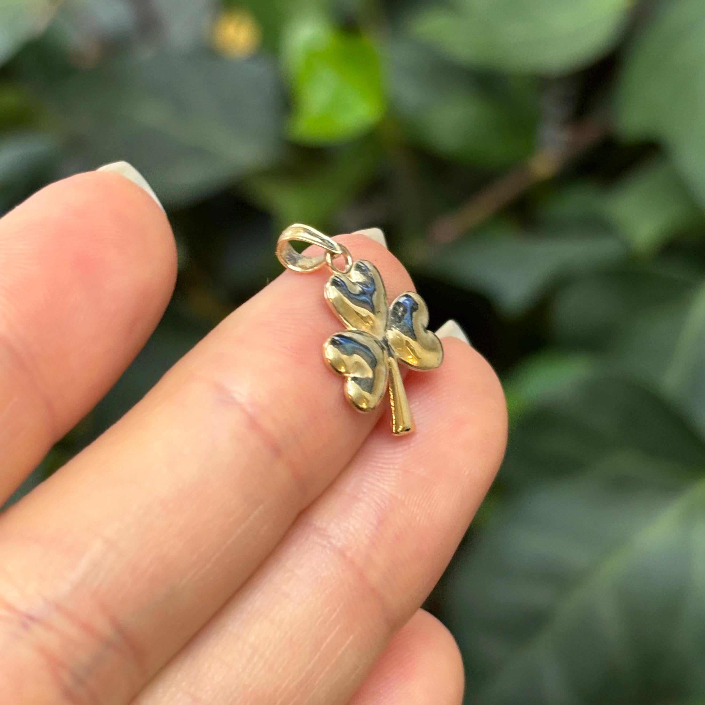 10k Yellow Gold Irish 3 Leaf Clover Shamrock Heart Design Detailed Charm Pendant
