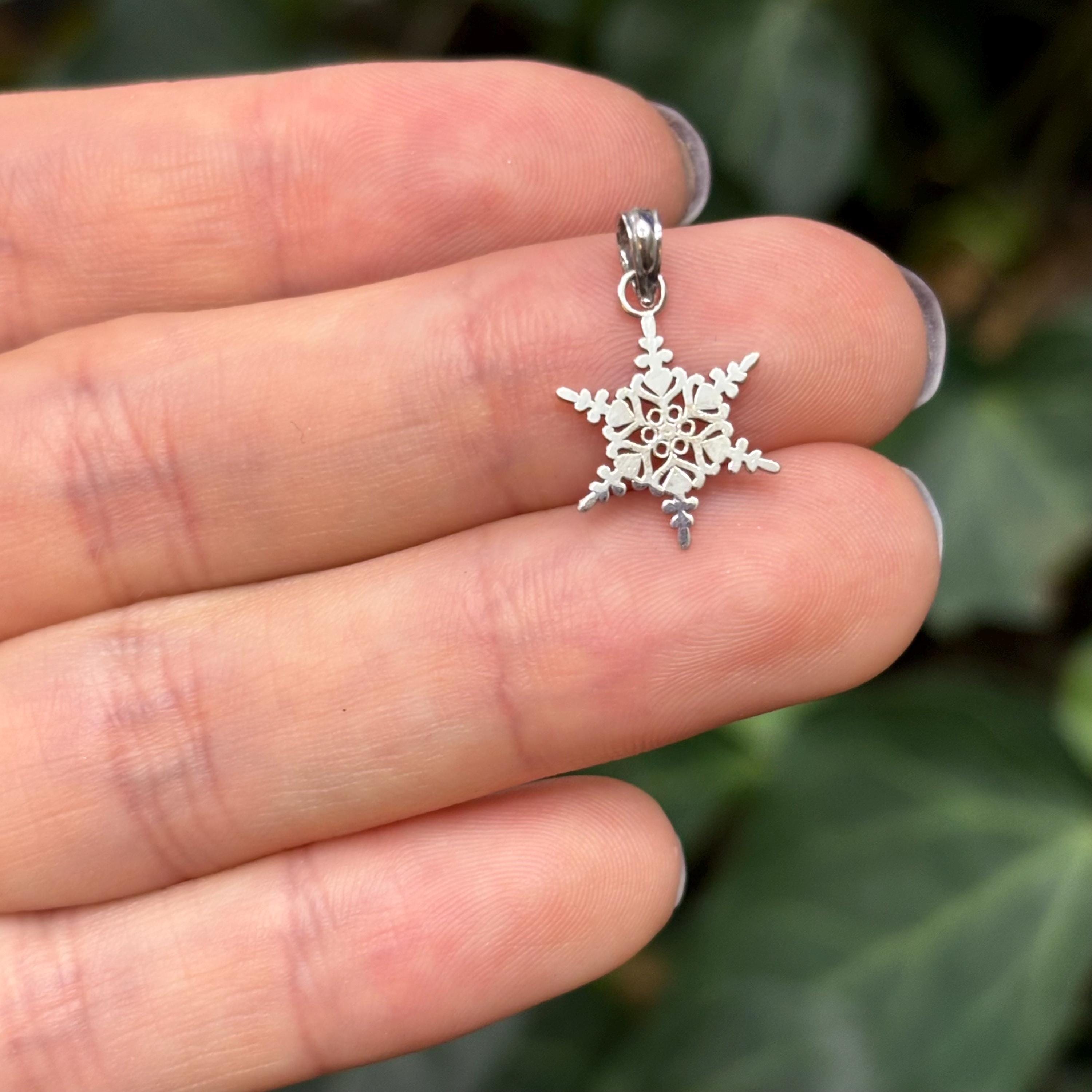 10K White Gold Bezel Snowflake Charm Pendant