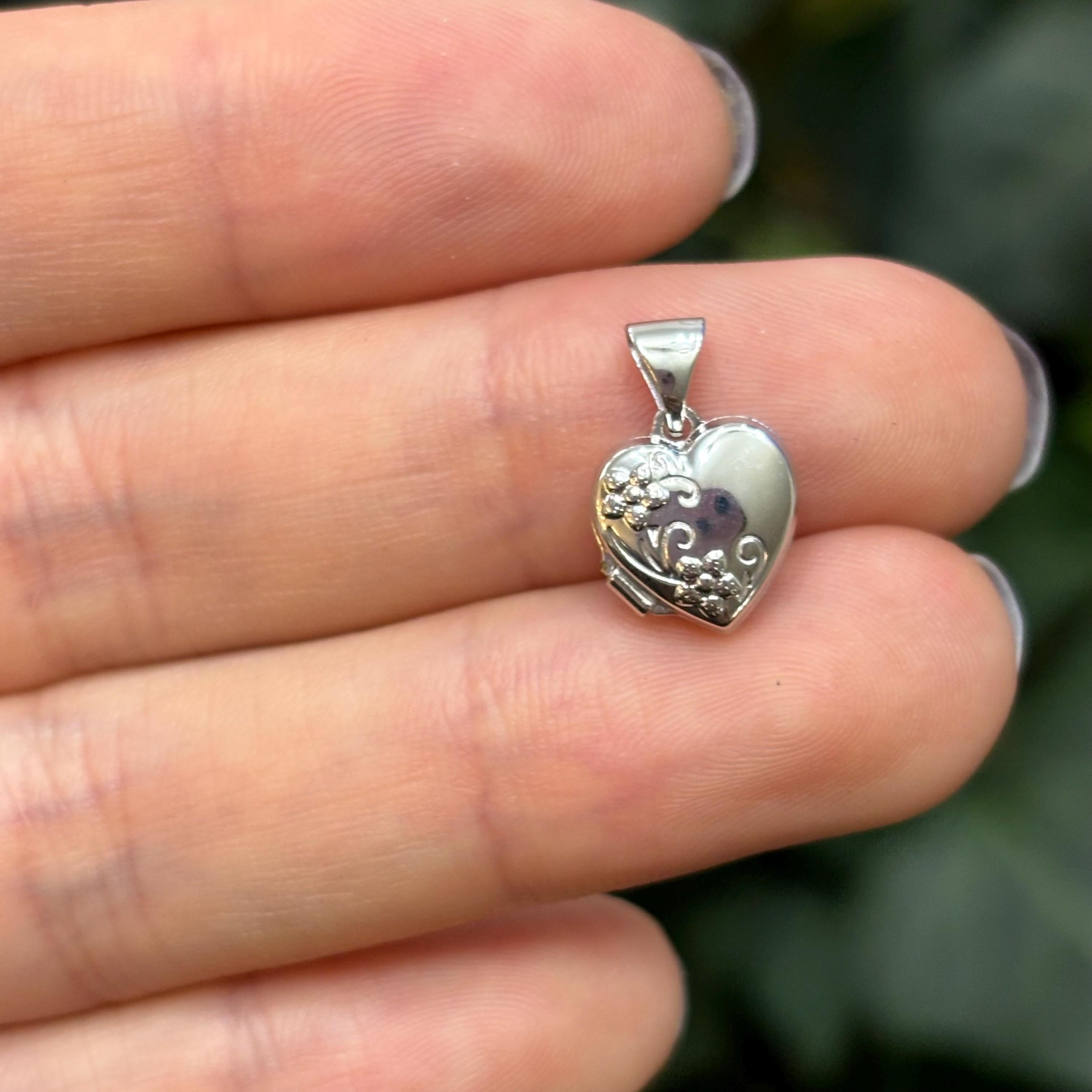 10K Gold Heart Locket Floral Design Detailed Charm Pendant Small Mini