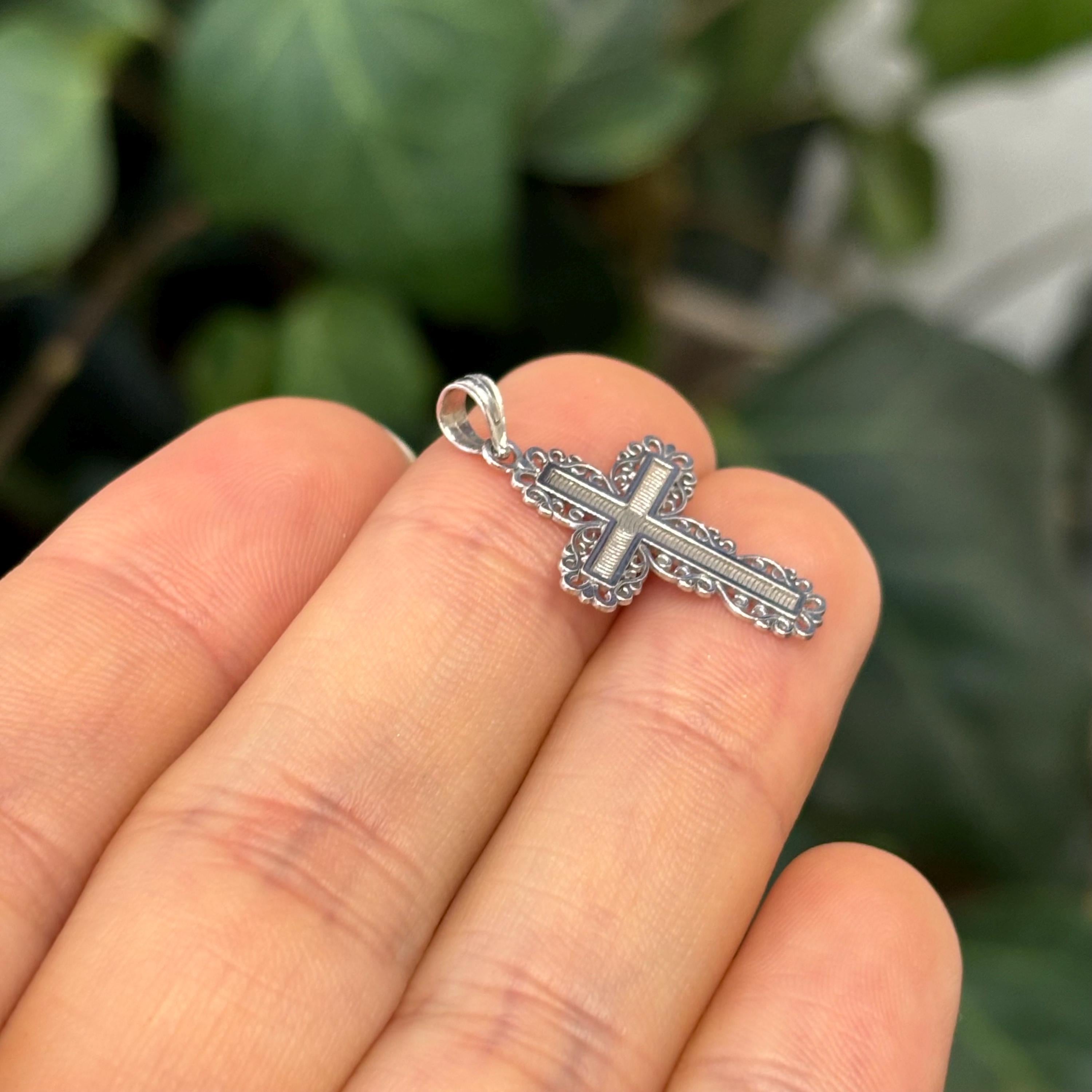 10k White Gold Lace Trim Cross Charm Pendant