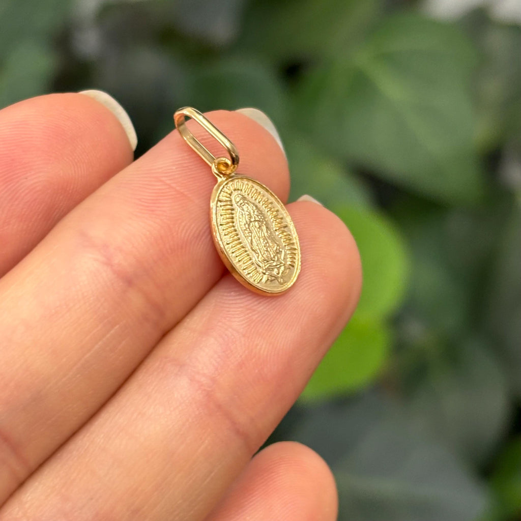 14k Gold Guadalupe Oval Medal Medal Pendant Matte