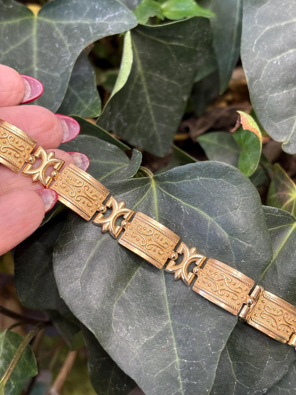 Estate 14KT Yellow Gold Byzantine Fleur de Lis Raised Detailed Etruscan Bracelet