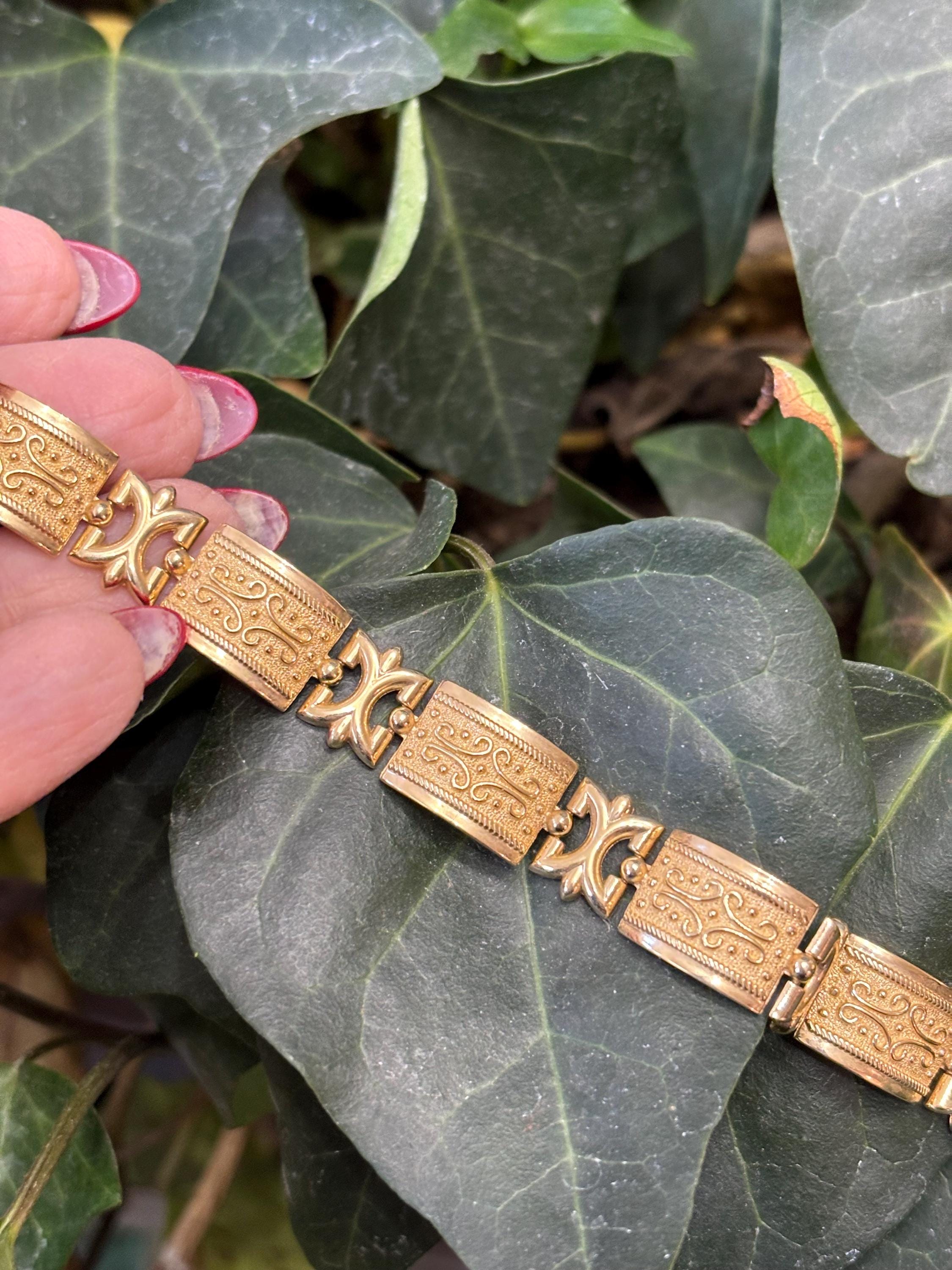 Estate 14KT Yellow Gold Byzantine Fleur de Lis Raised Detailed Etruscan Bracelet