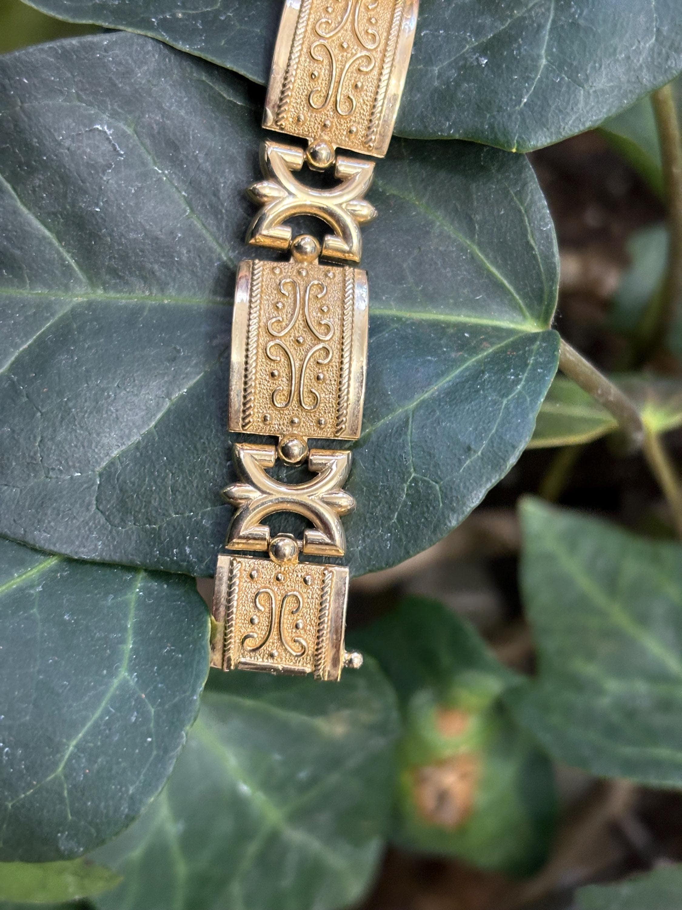 Estate 14KT Yellow Gold Byzantine Fleur de Lis Raised Detailed Etruscan Bracelet