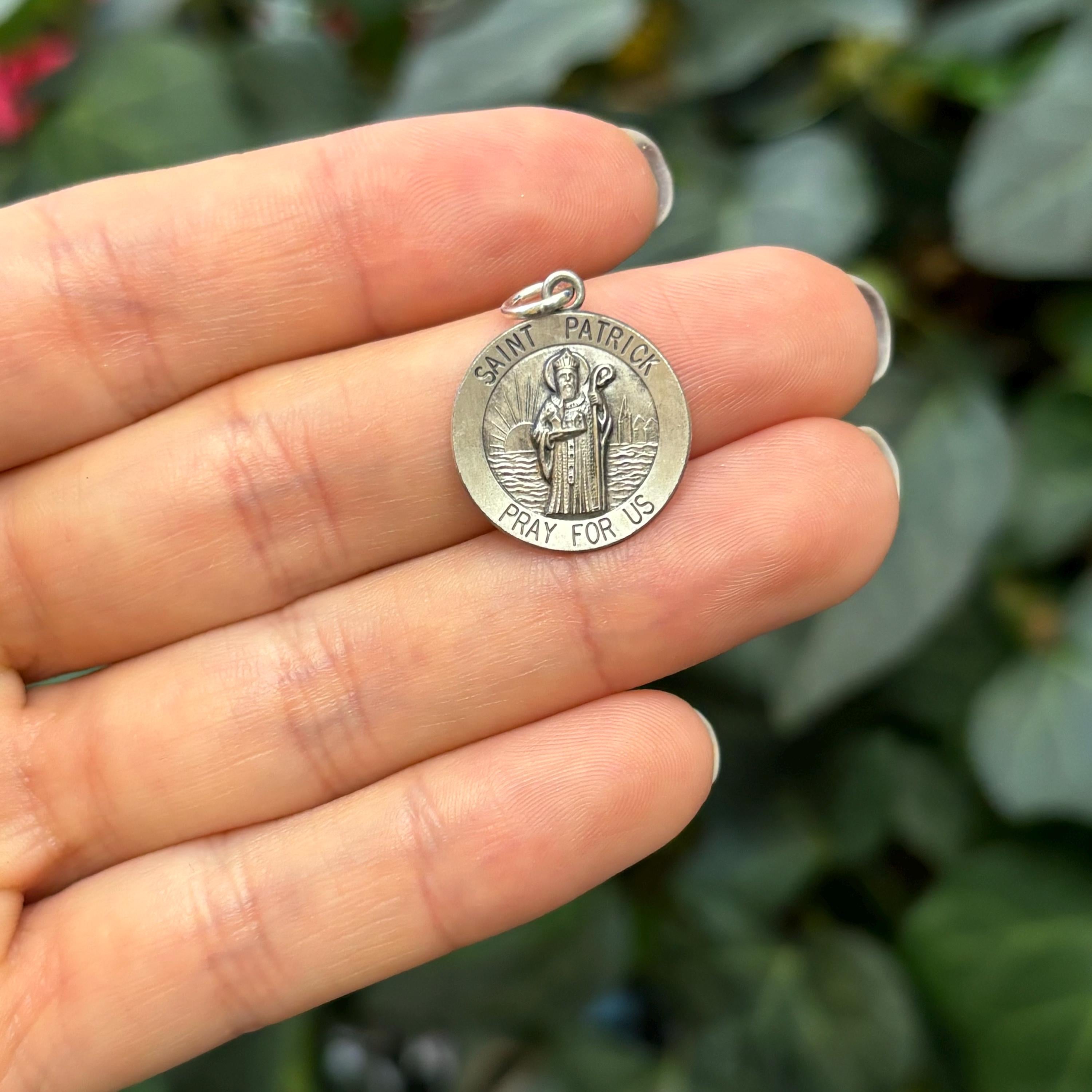 Sterling Silver St Patrick Round Medal Pendant 18mm