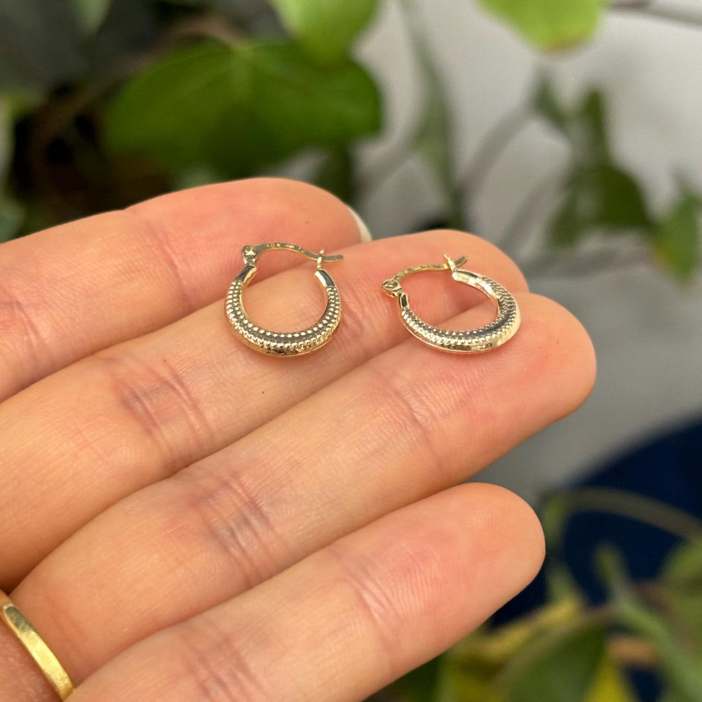 10k Gold Scalloped Round Mini Hoop Earrings