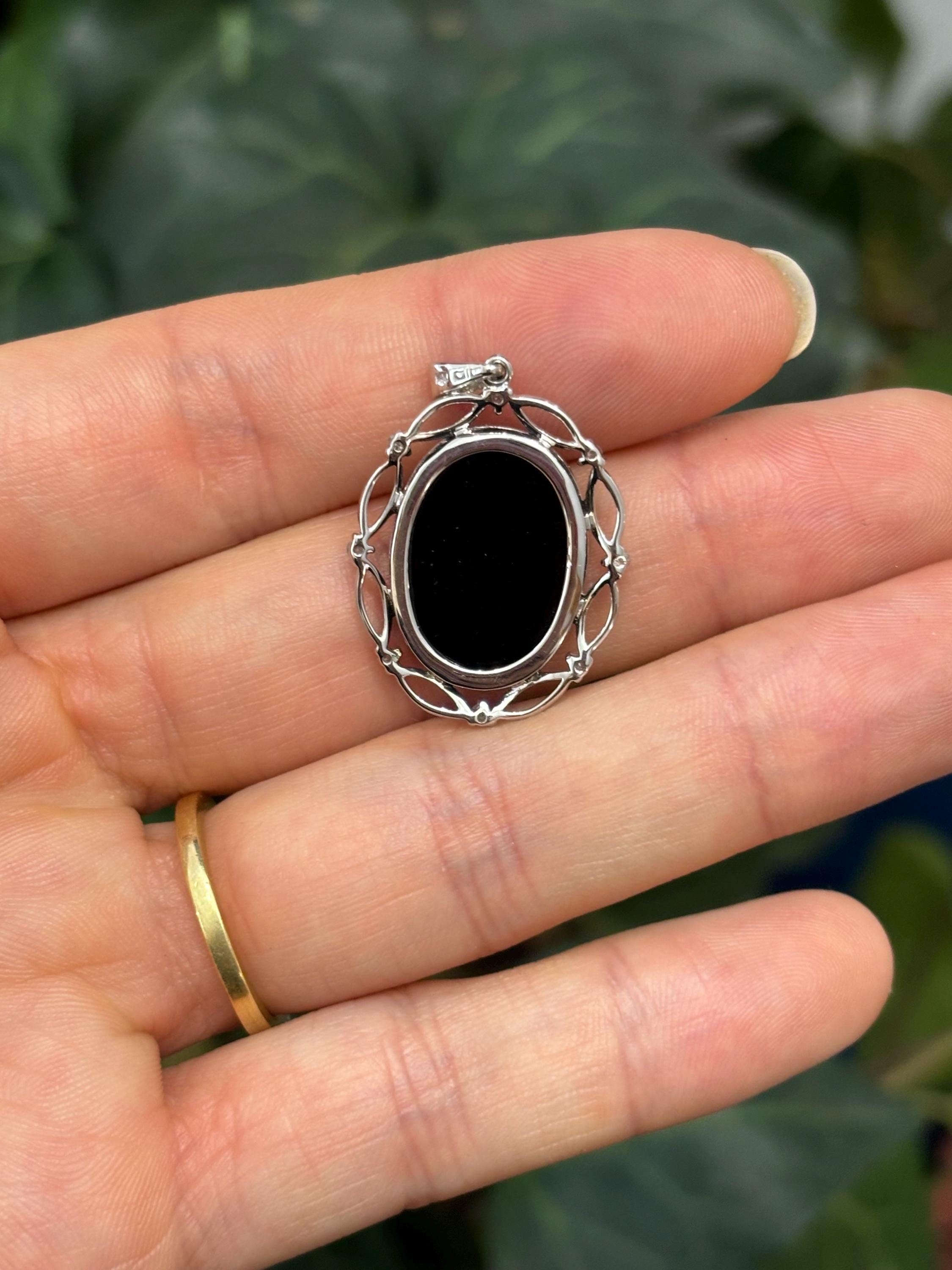 14k White Gold Blue Agate Cameo Mother and Child Oval Diamond Pendant