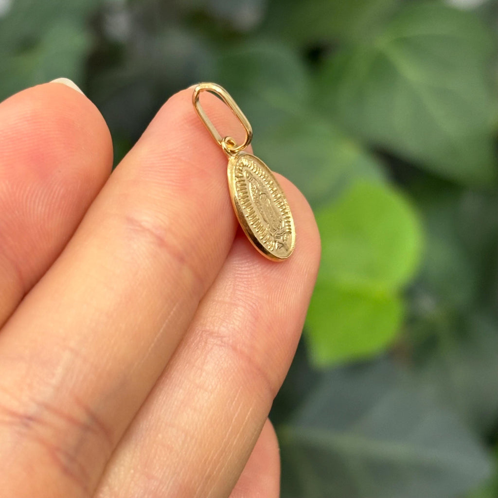 14k Gold Guadalupe Oval Medal Medal Pendant Matte