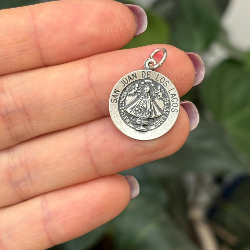 Sterling Silver San Juan Los Lagos Round Medal Pendant 17mm