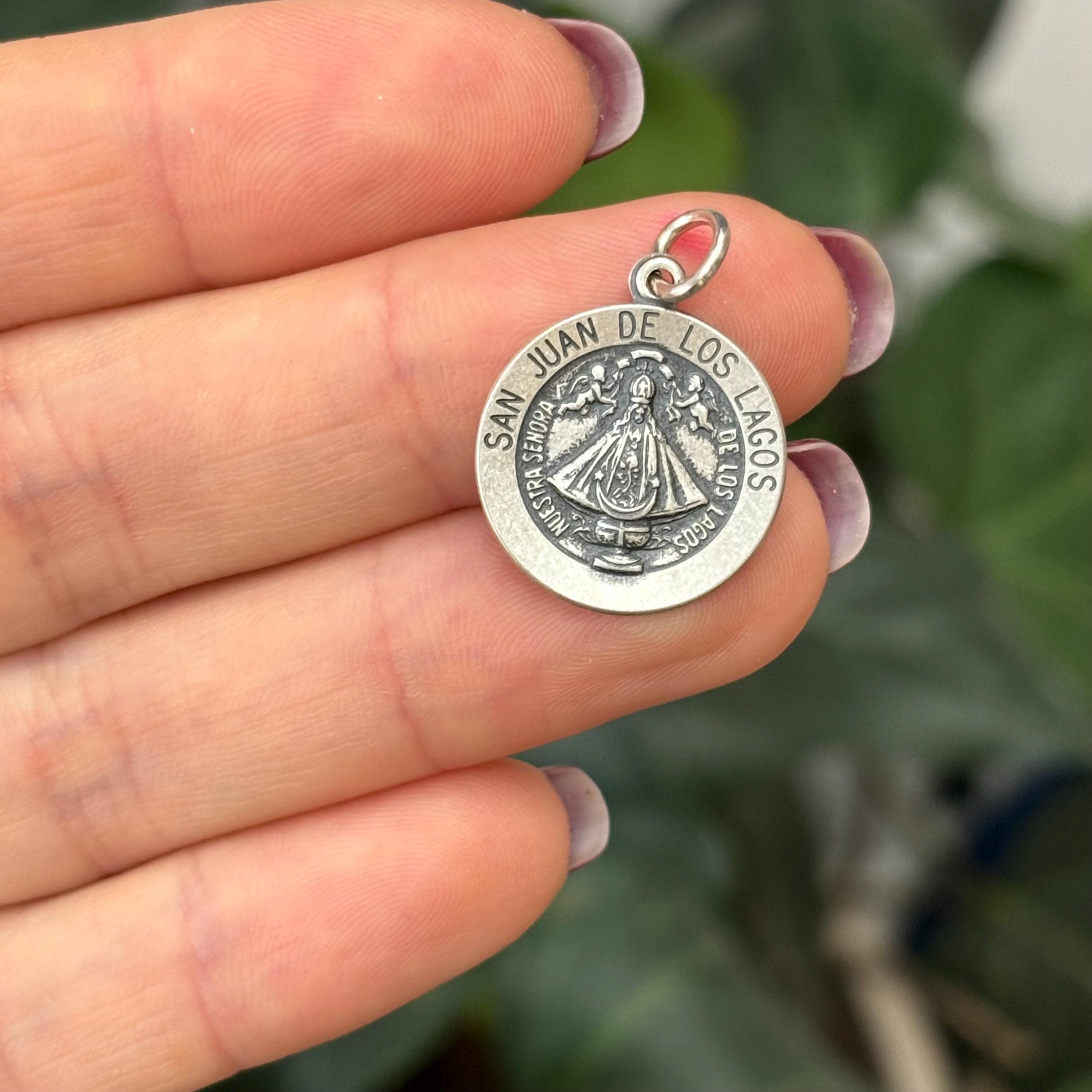 Sterling Silver San Juan Los Lagos Round Medal Pendant 17mm