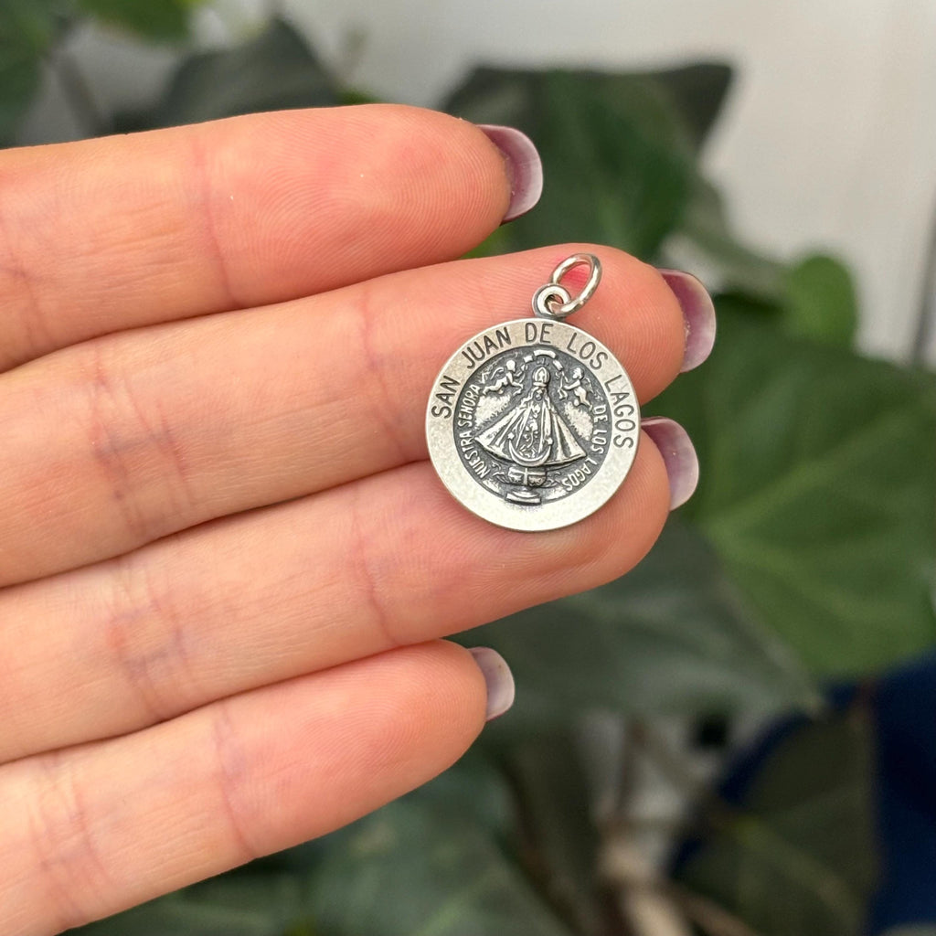 Sterling Silver San Juan Los Lagos Round Medal Pendant 17mm
