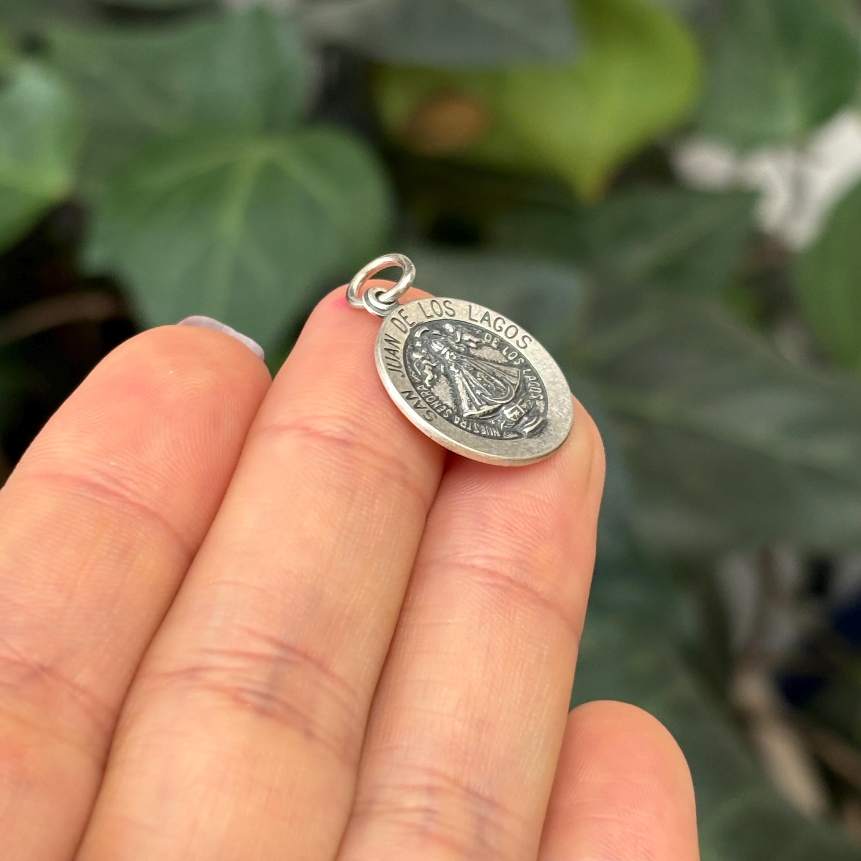 Sterling Silver San Juan Los Lagos Round Medal Pendant 17mm
