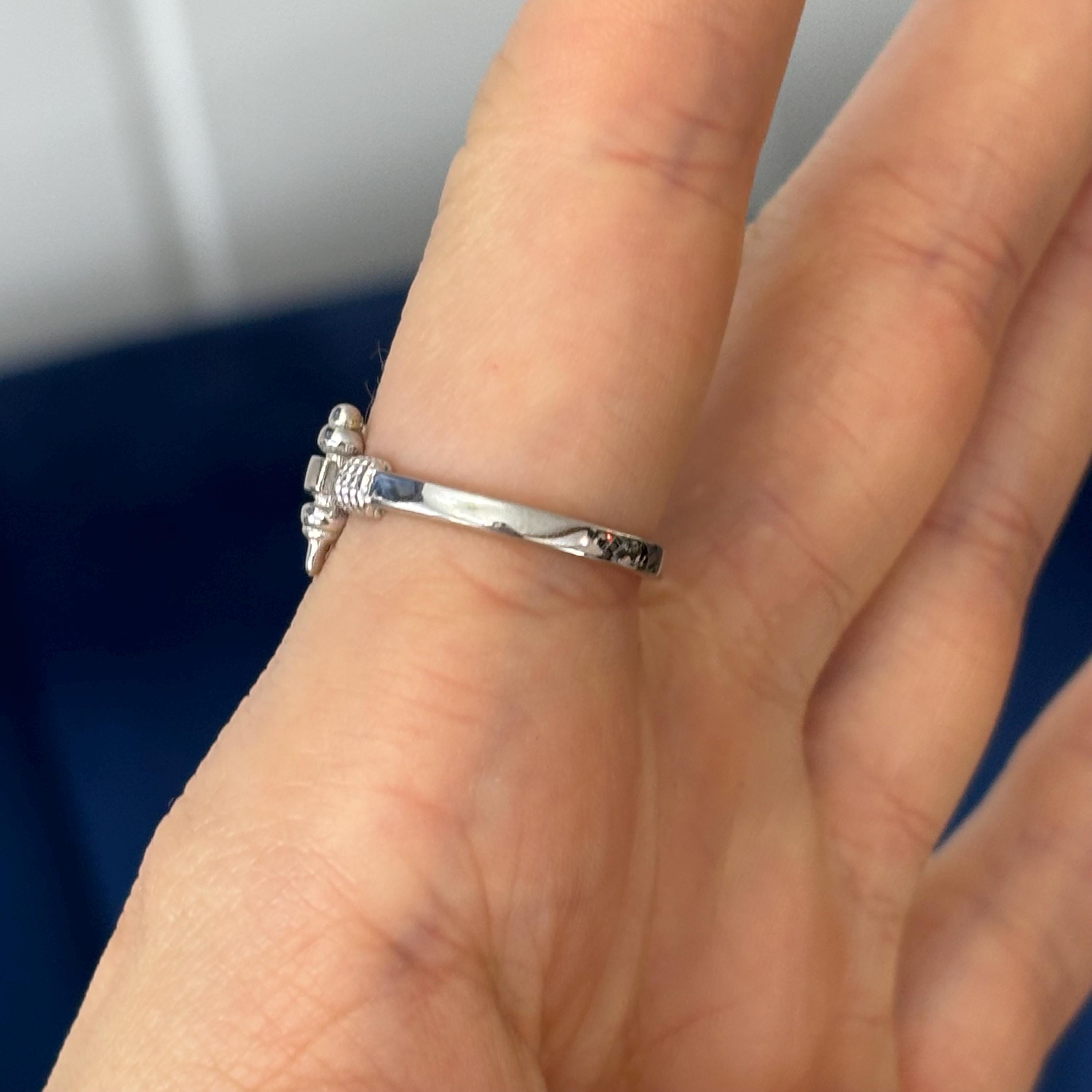 Sterling Silver Rhodium-plated Polished Shackle with Rope-trim Ring