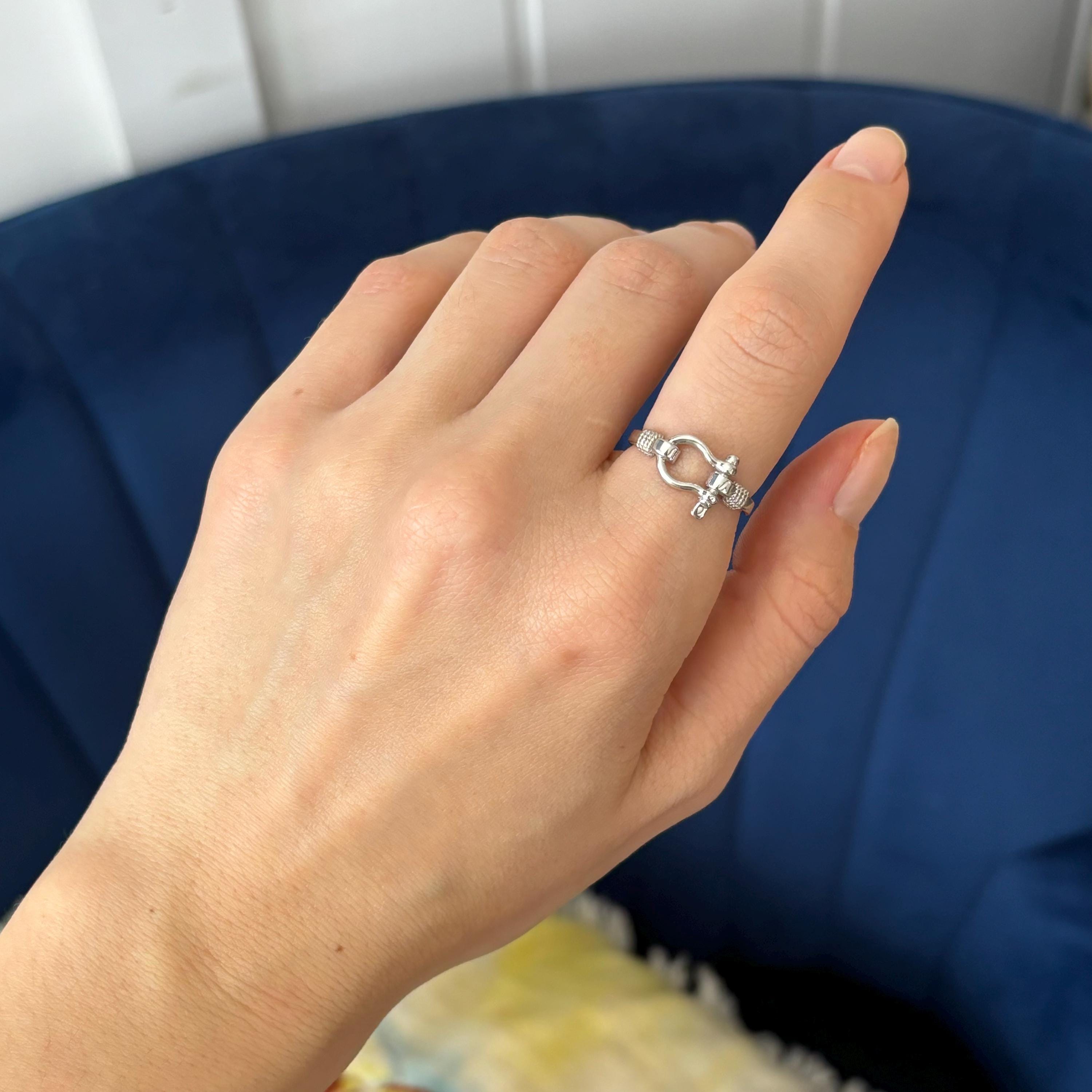 Sterling Silver Rhodium-plated Polished Shackle with Rope-trim Ring