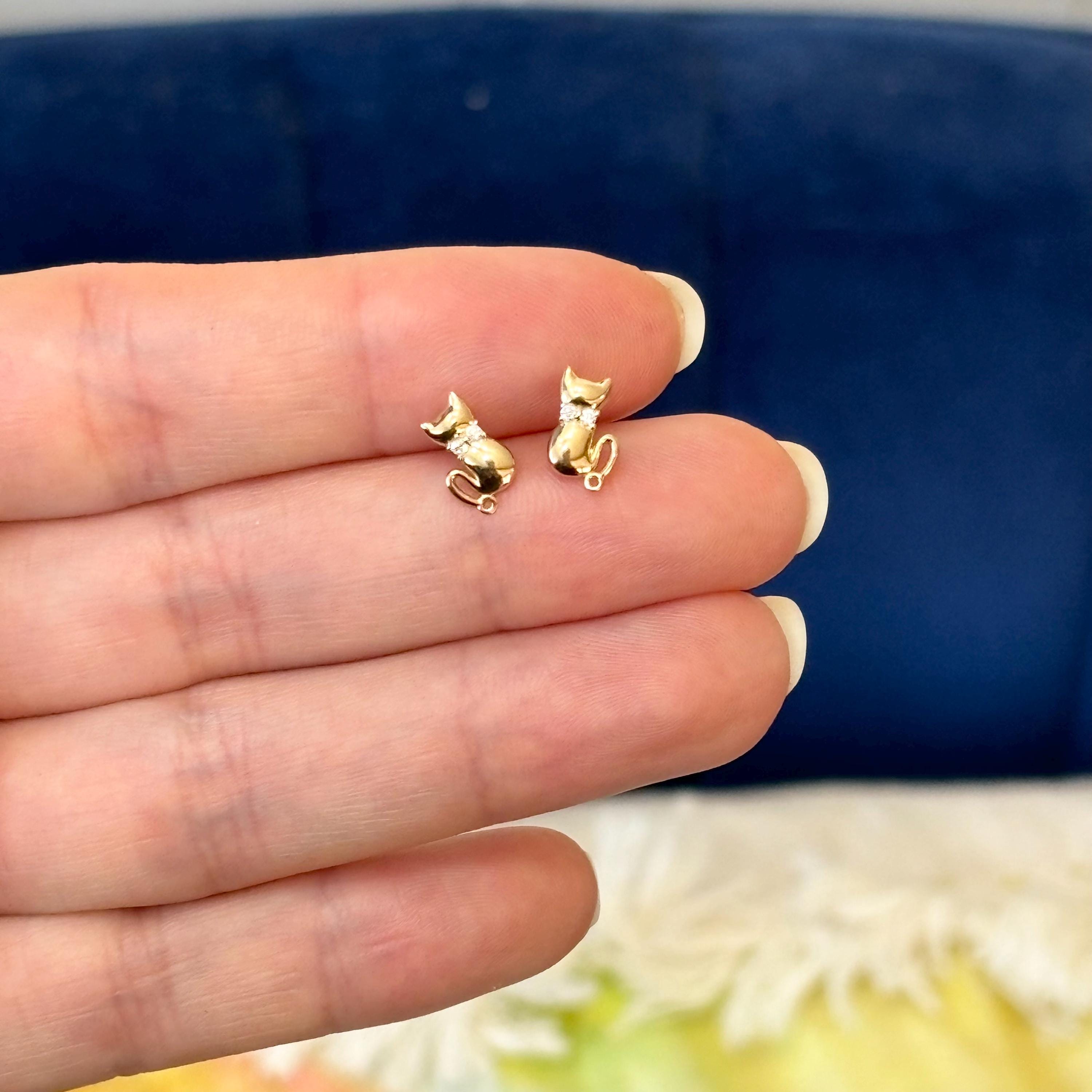 14K Yellow Gold Sitting Kitty Cat CZ Bowtie Stud Earrings