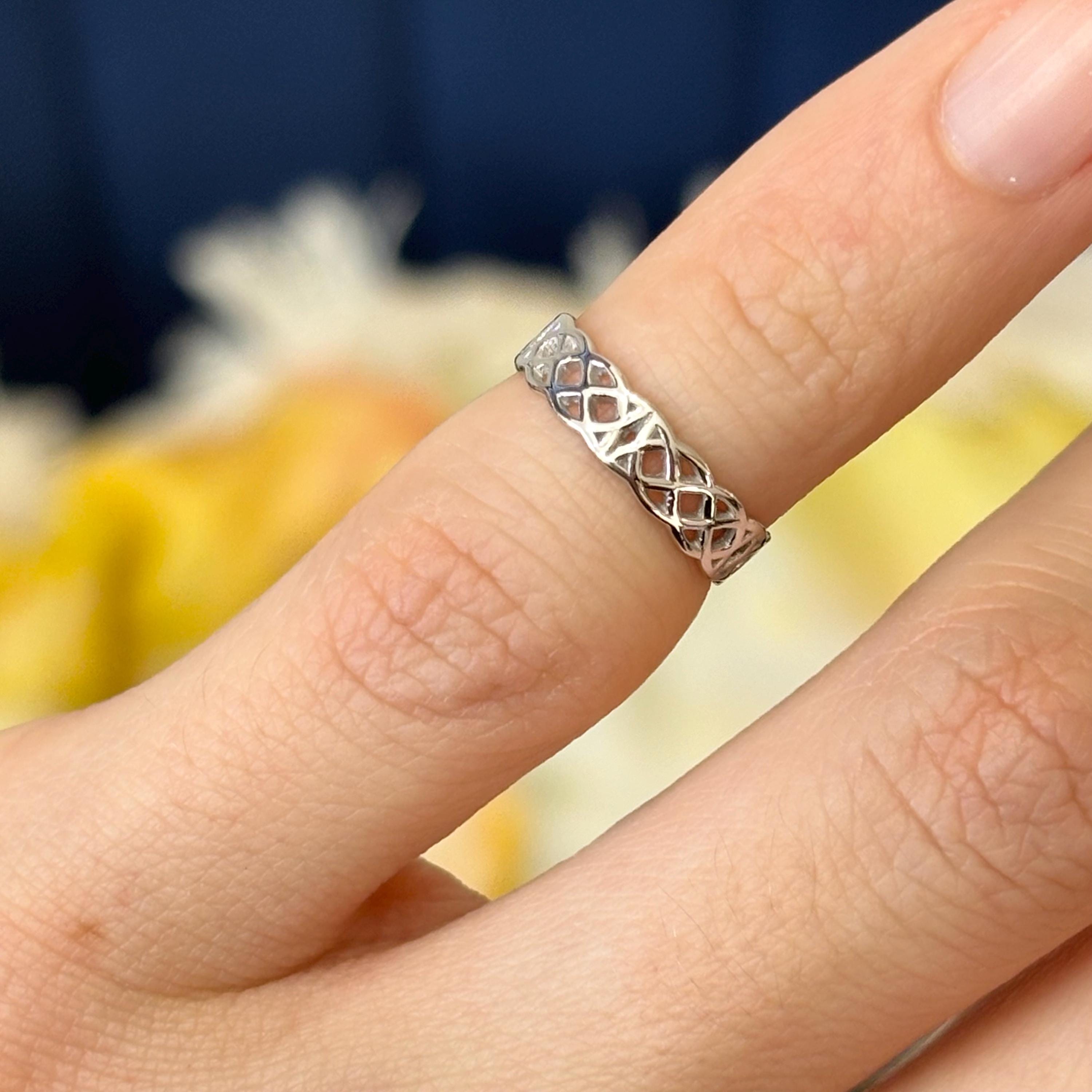 14k White Gold Polished Celtic Knot Toe Ring