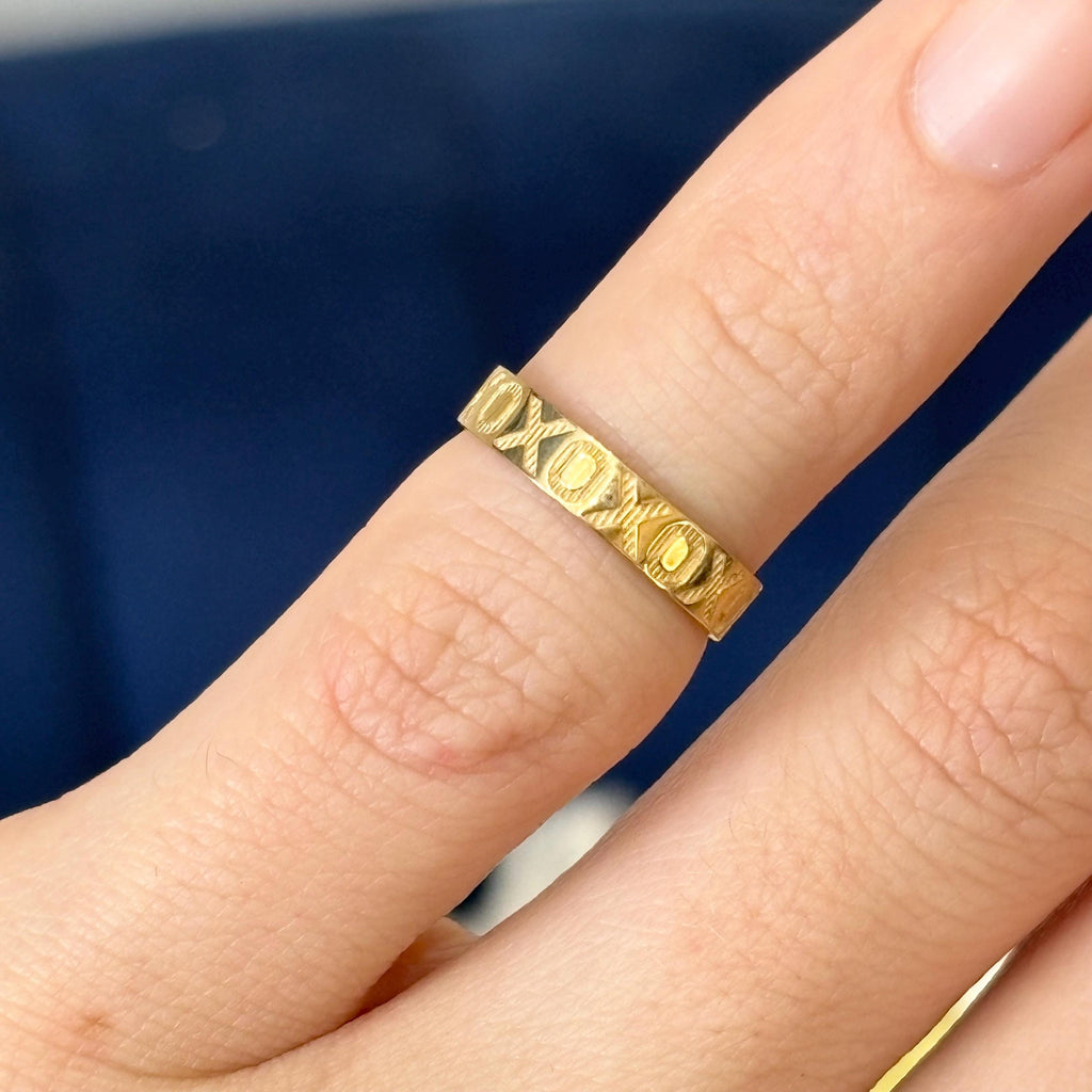 14k Gold X and O Pattern Open Band Toe Ring