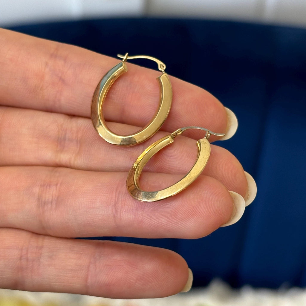 10k Gold Knife-edge Oval Hoop Earrings