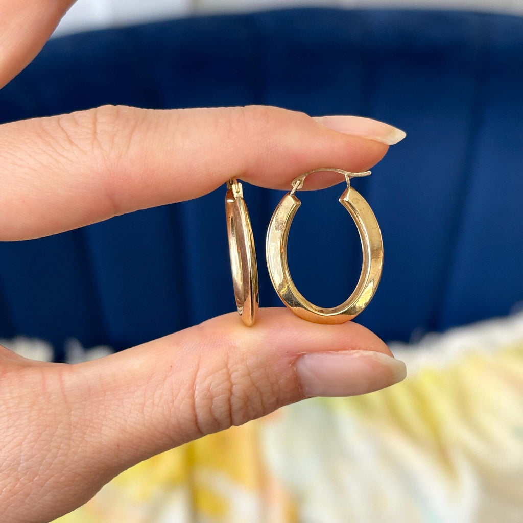 10k Gold Knife-edge Oval Hoop Earrings