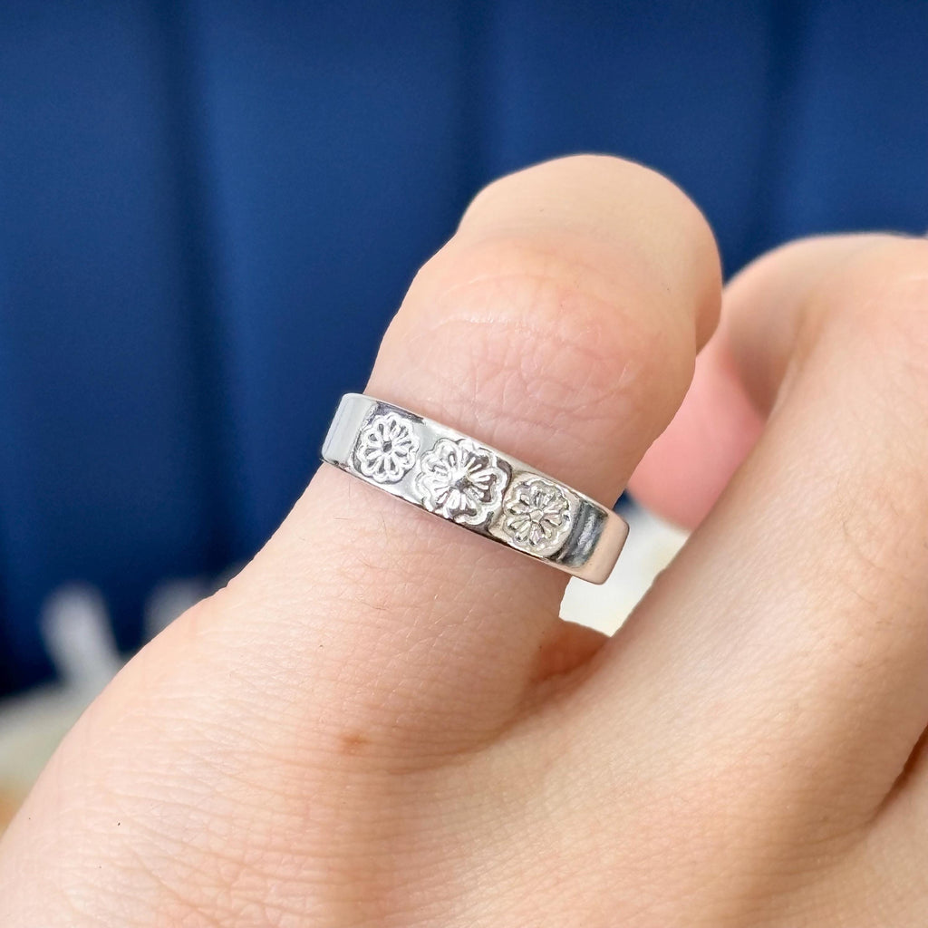Sterling Silver Etched Flowers Open Band Toe Ring
