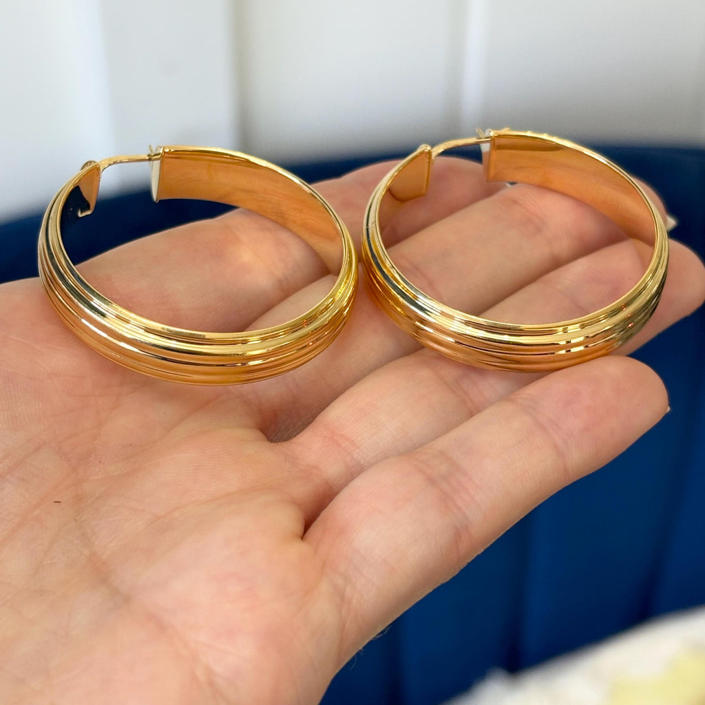 Bronze Yellow Polished Stripe-textured Round Hoop Earrings