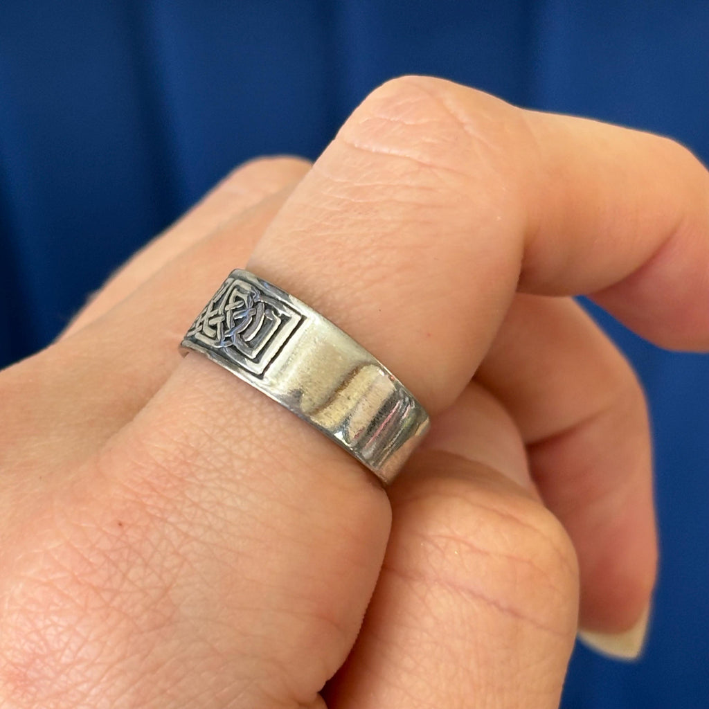 Sterling Silver Antiqued Celtic Knot Design Band