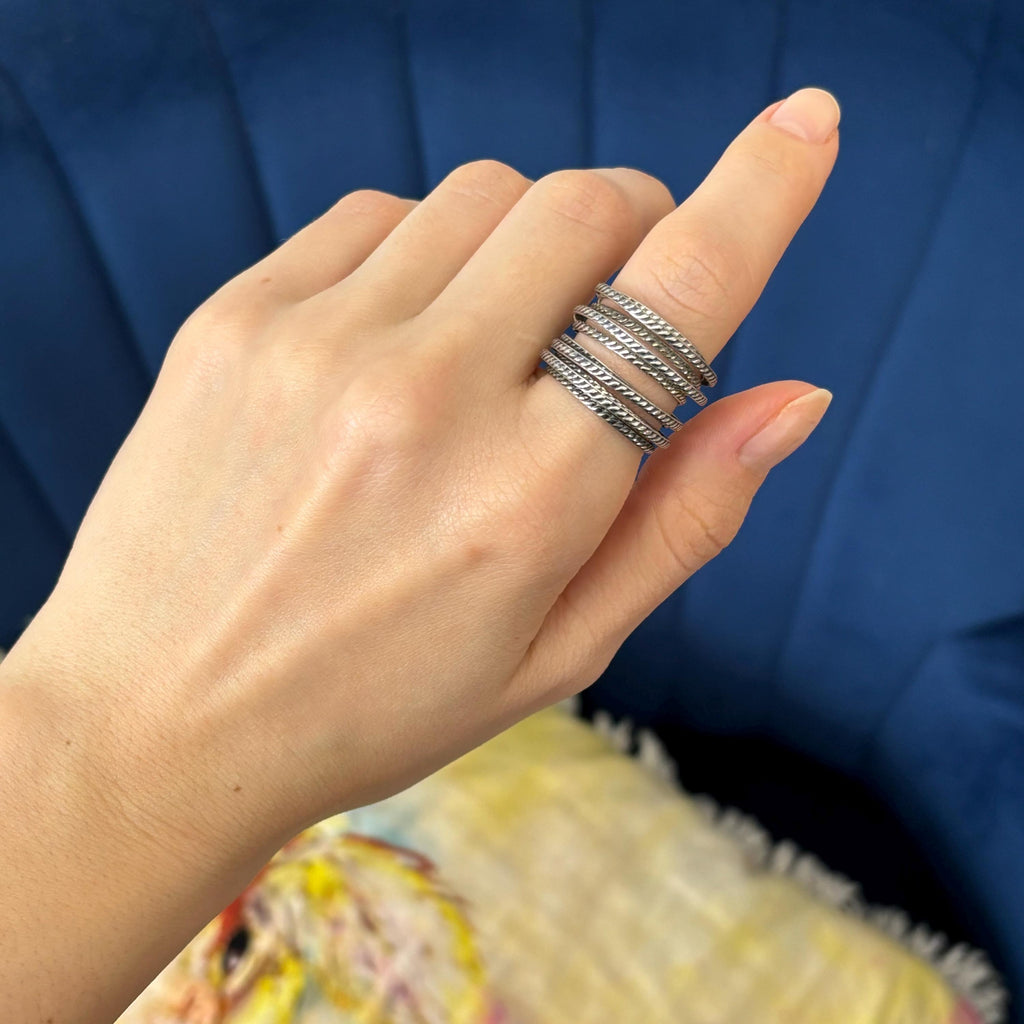 Sterling Silver Antiqued Textured One-Piece Spring Ring