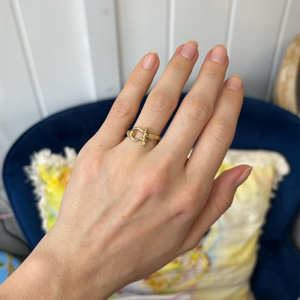 14K Gold Shackle with Rope Edge Ring Yellow gold