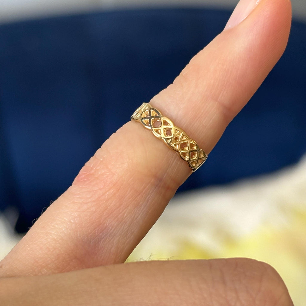 14k Gold Polished Celtic Trinity Knot Toe Ring