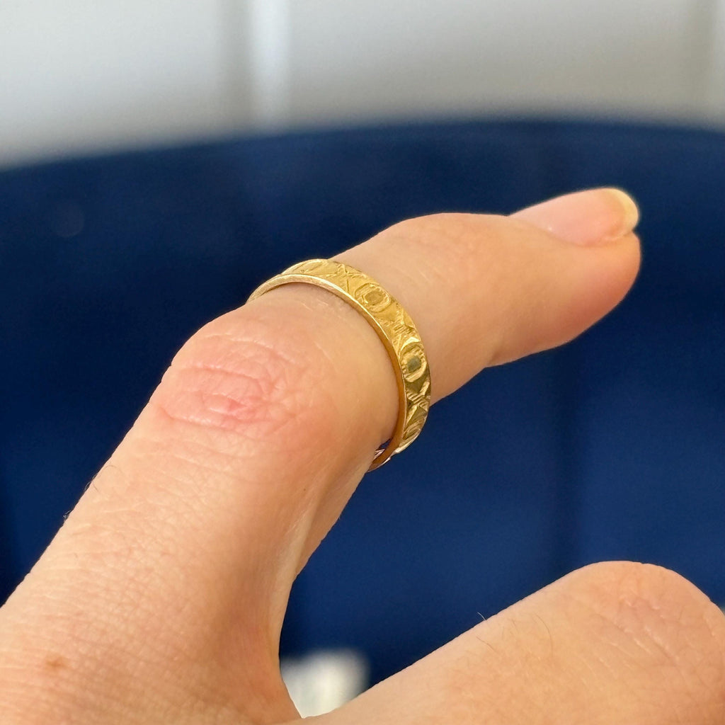 14k Gold X and O Pattern Open Band Toe Ring