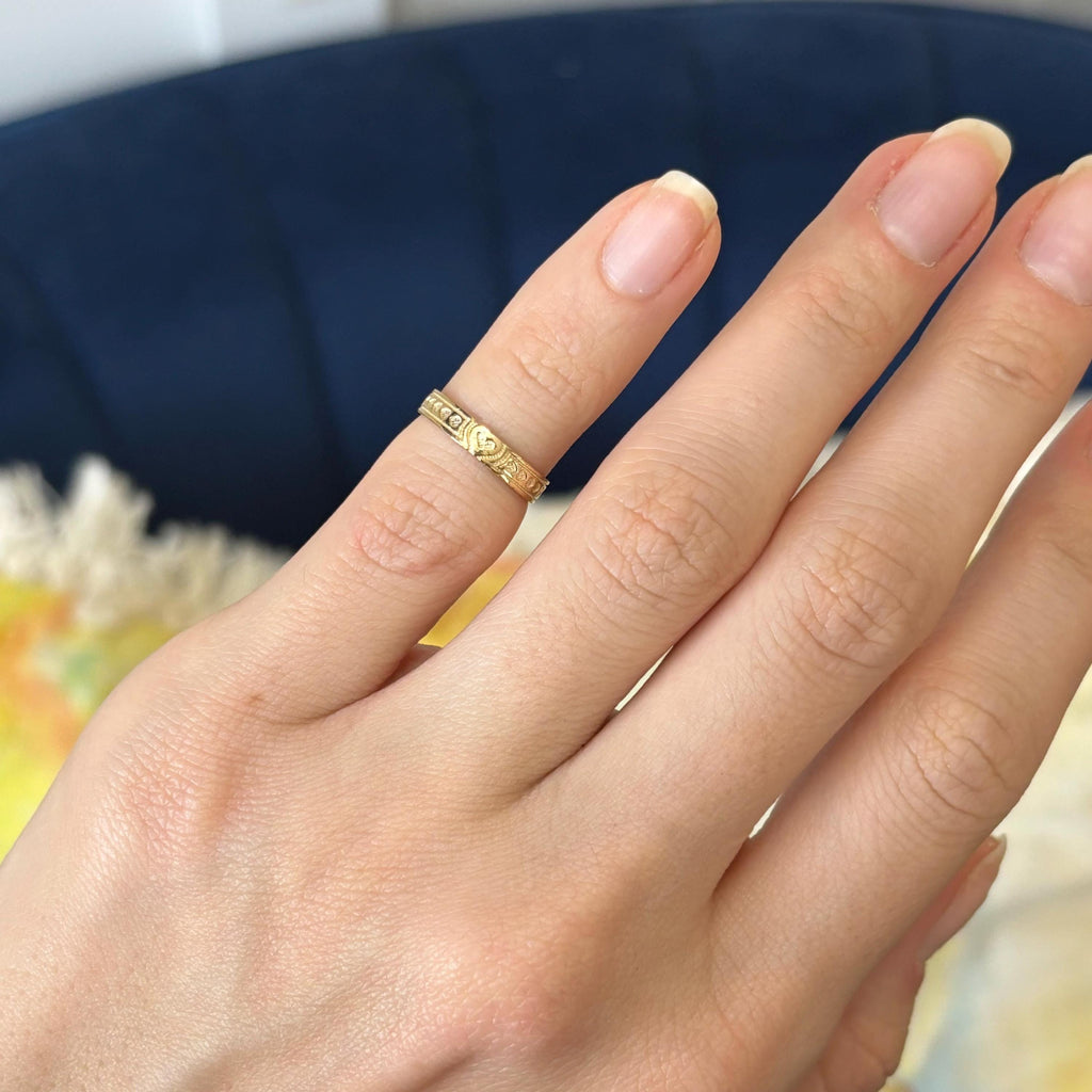 14k Carved Heart Design Open Band Adjustable Toe Ring