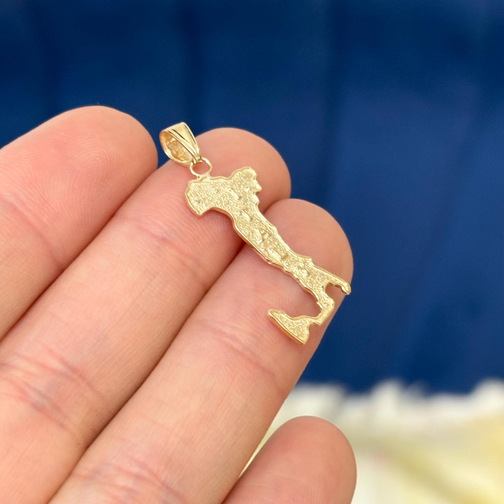 14k Gold Italian Border Map of Italy  Pendant