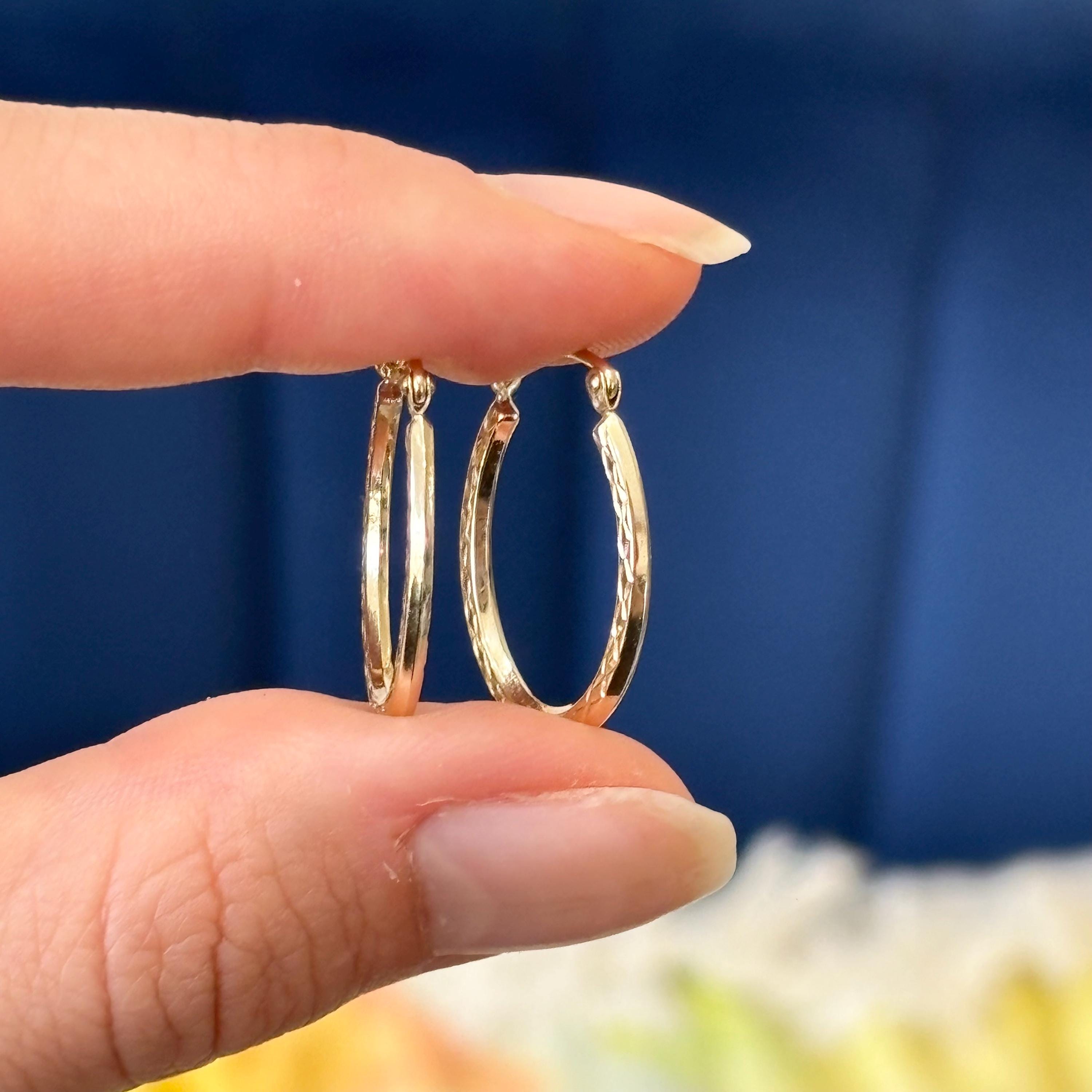 10k Gold textured Diamond-cut Oval Hoop Earrings