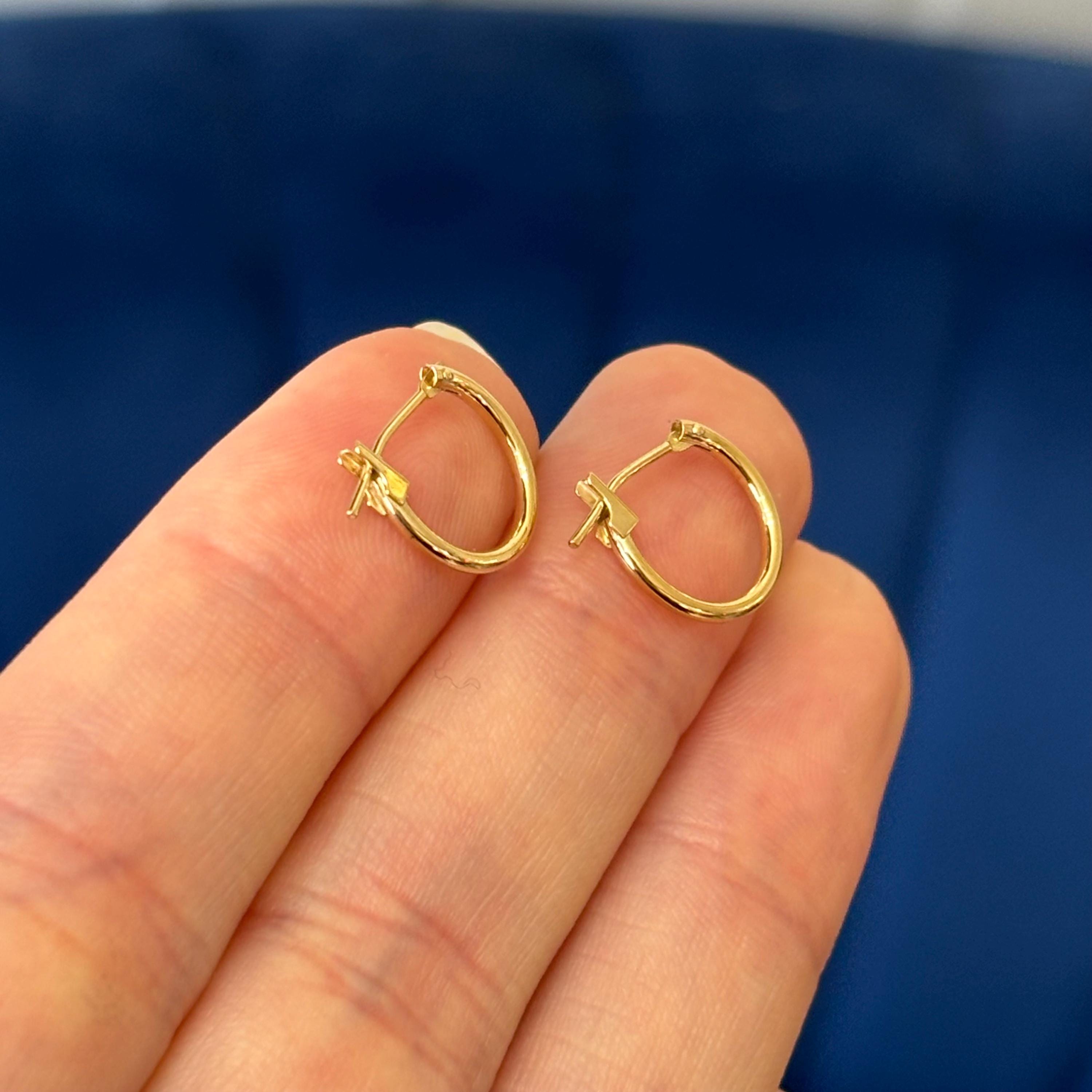 14k Gold Small Huggie Hoop Earrings