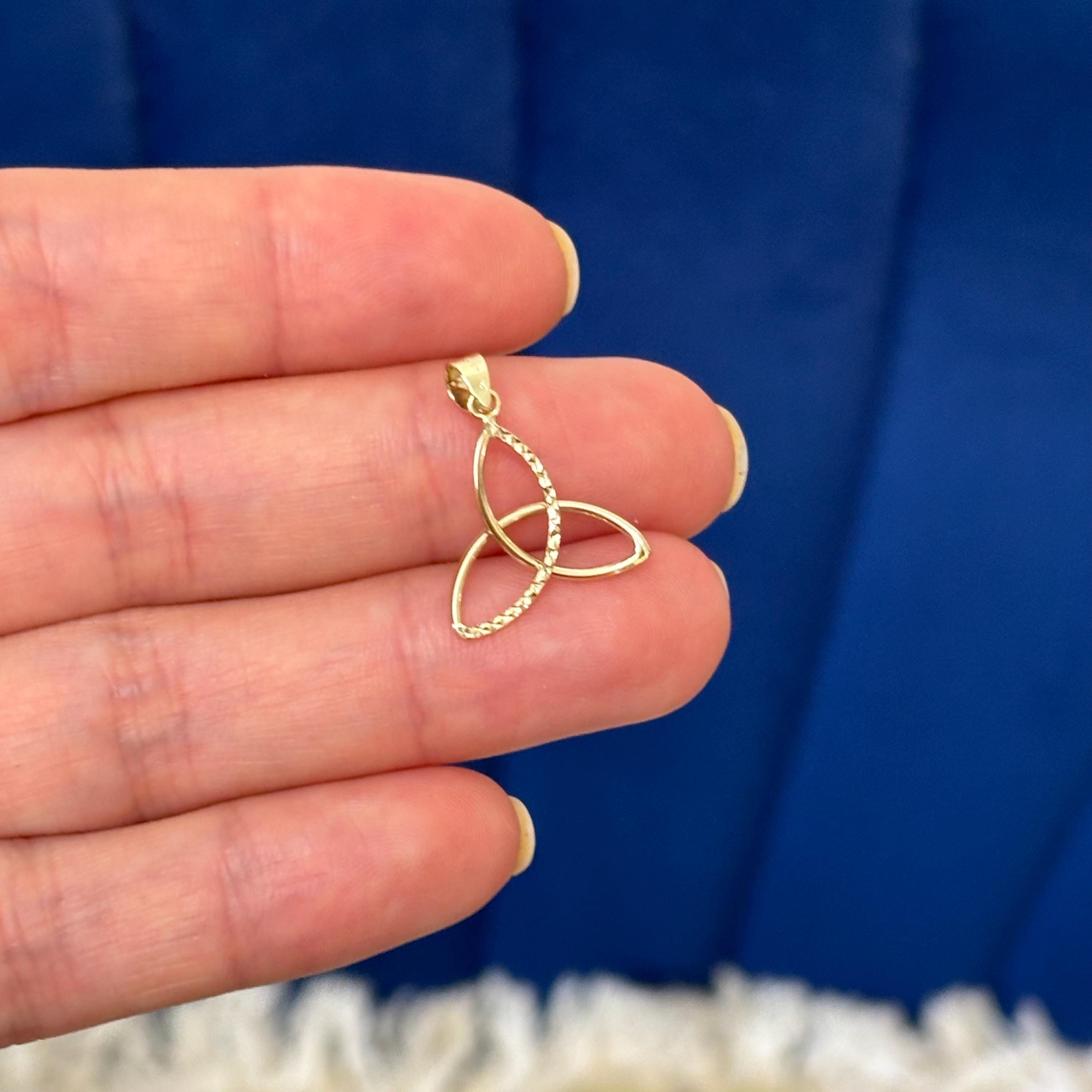 14k Yellow Gold Tiny Irish Celtic Trinity Knot Diamond-cut Detailed Charm Pendant