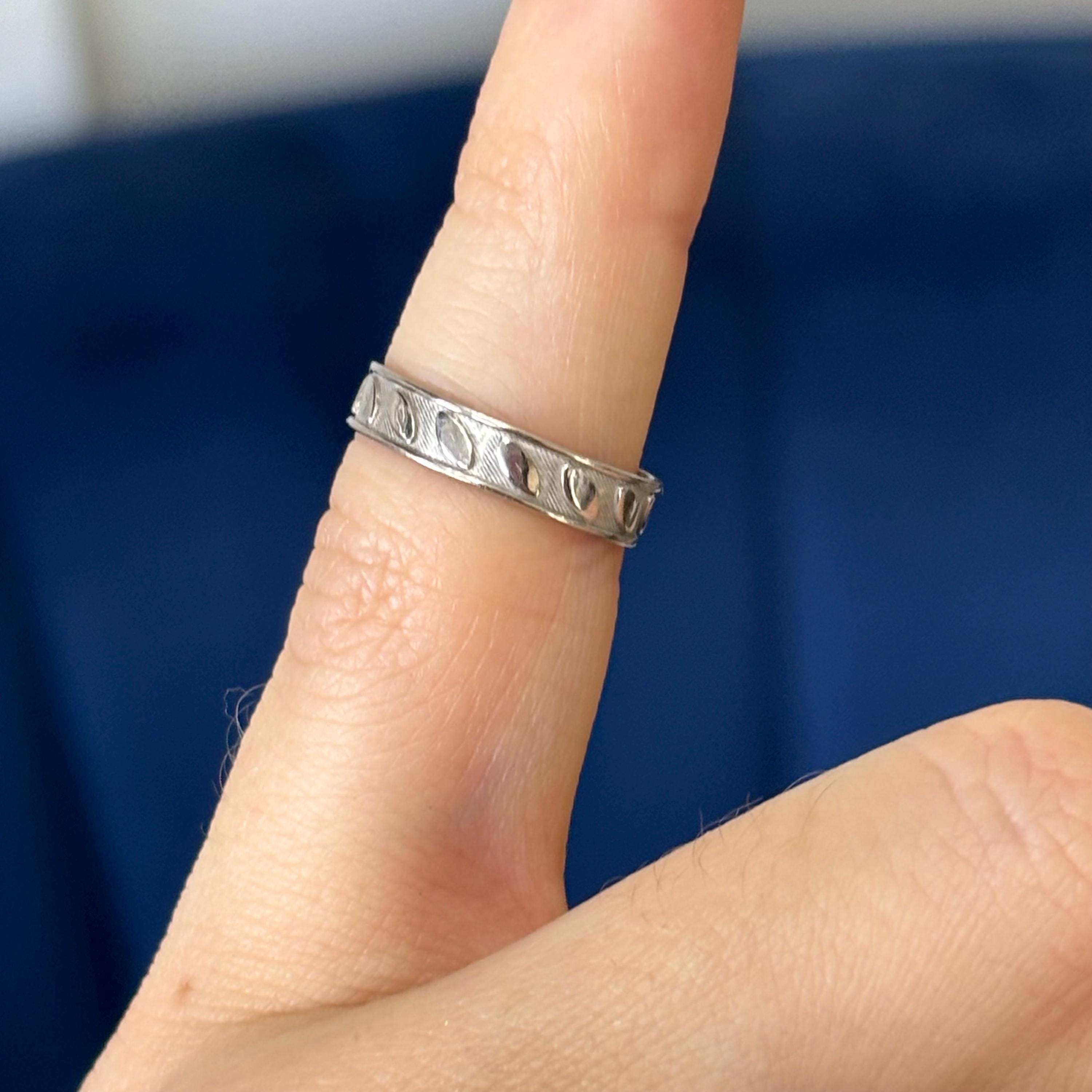 14k White Gold Adjustable Leaf Engraved Design Toe Ring