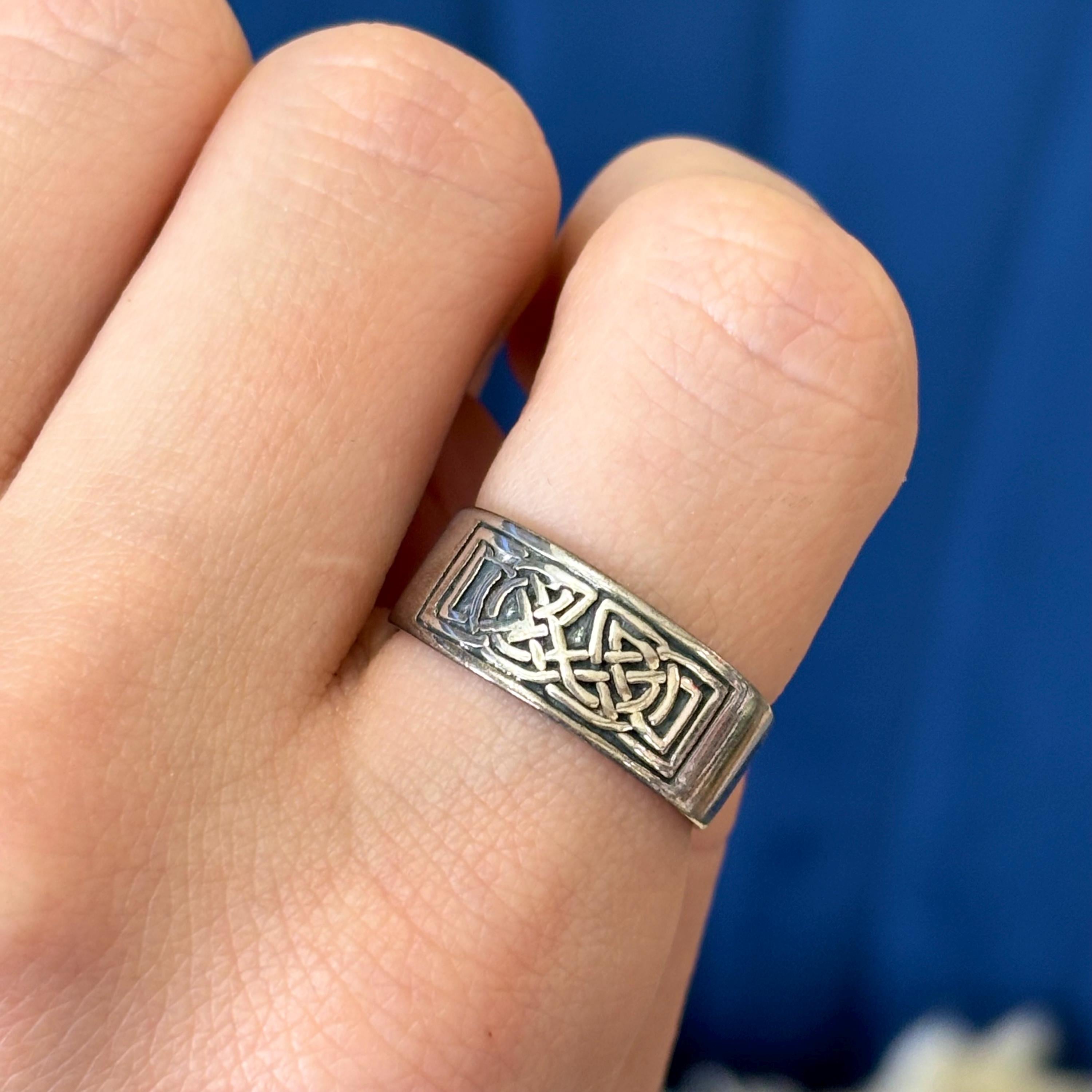 Sterling Silver Antiqued Celtic Knot Design Band