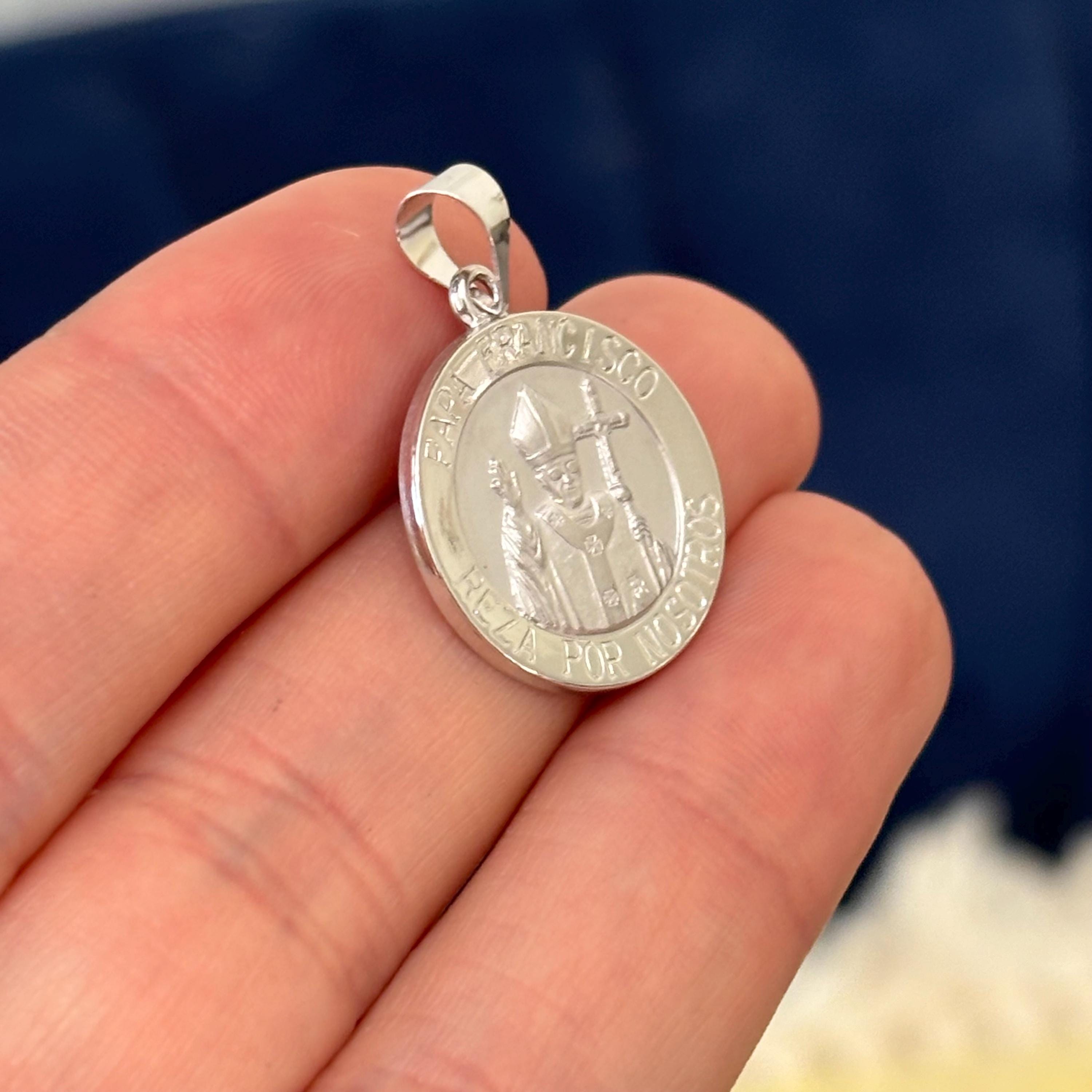 14k White Gold Pope Francis Round Medal Pendant – Satin Polished Religious Jewelry Papa Francisco