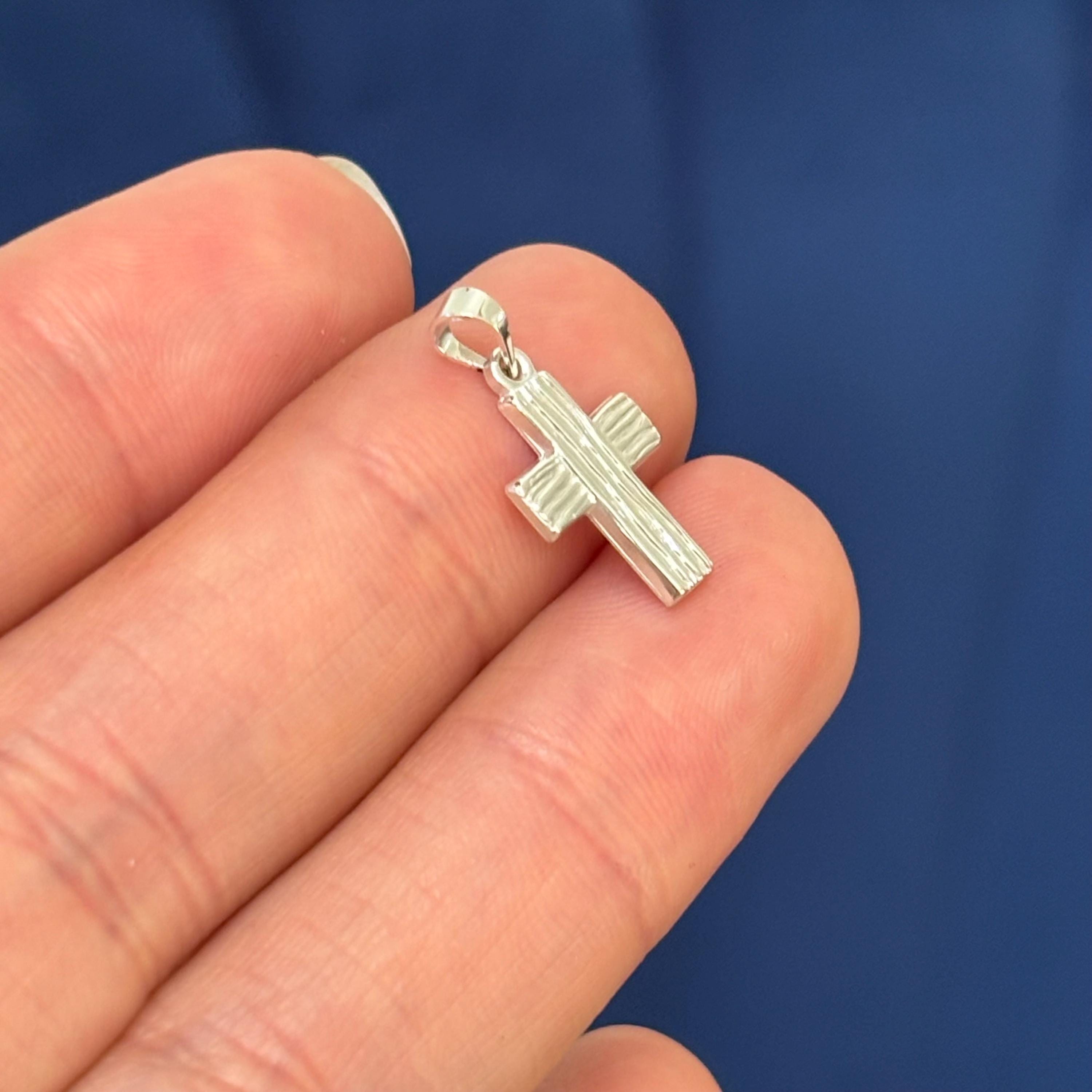 Sterling Silver Rugged Wood-grain Small Cross Pendant