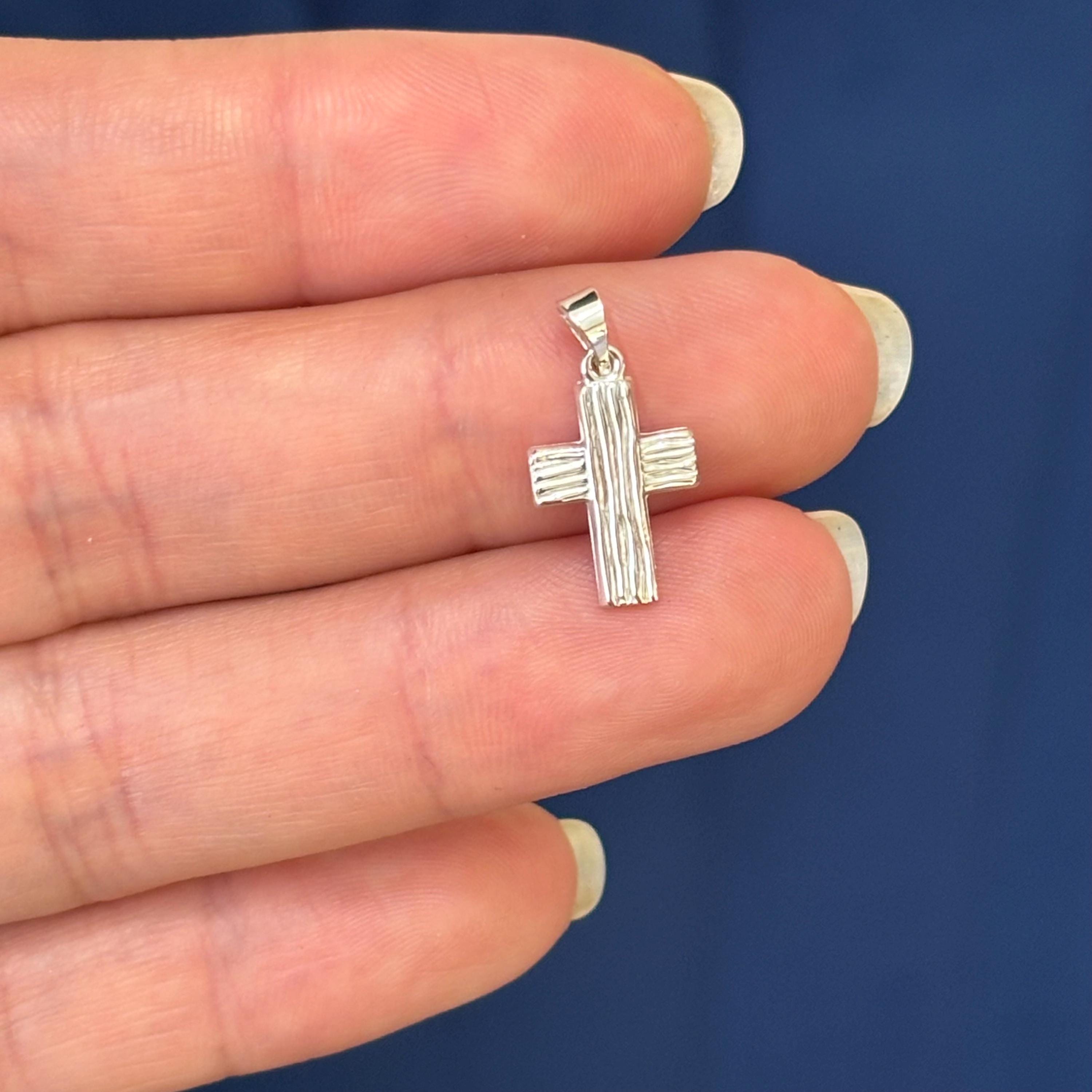 Sterling Silver Rugged Wood-grain Small Cross Pendant