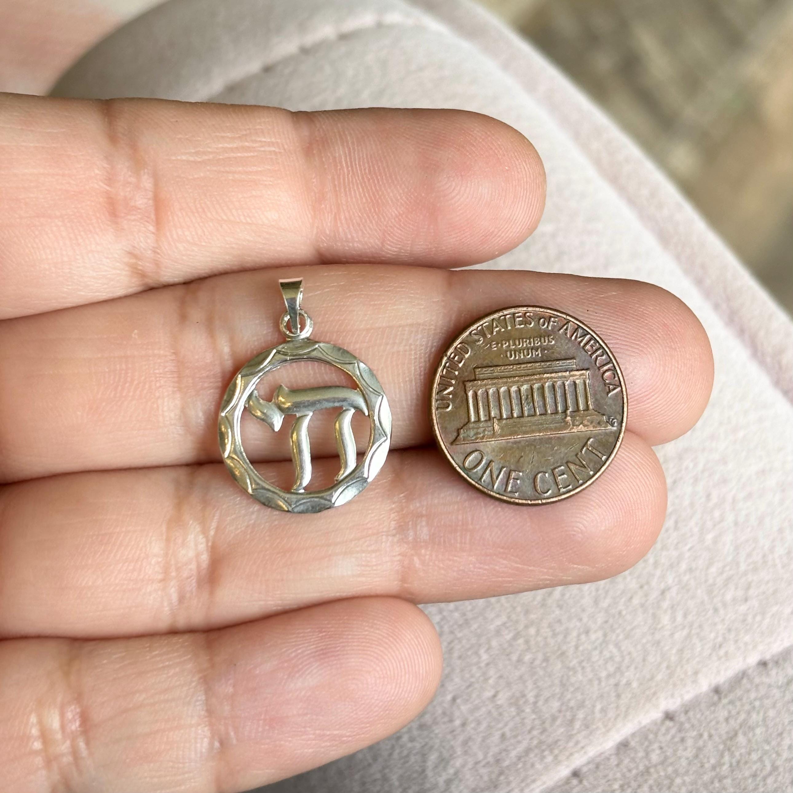 Sterling Silver Chai in Circle Pendant
