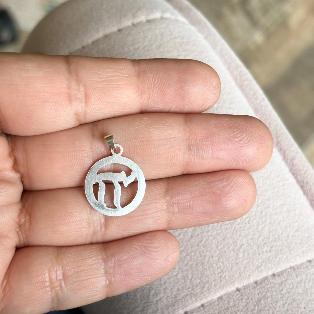 Sterling Silver Chai in Circle Pendant
