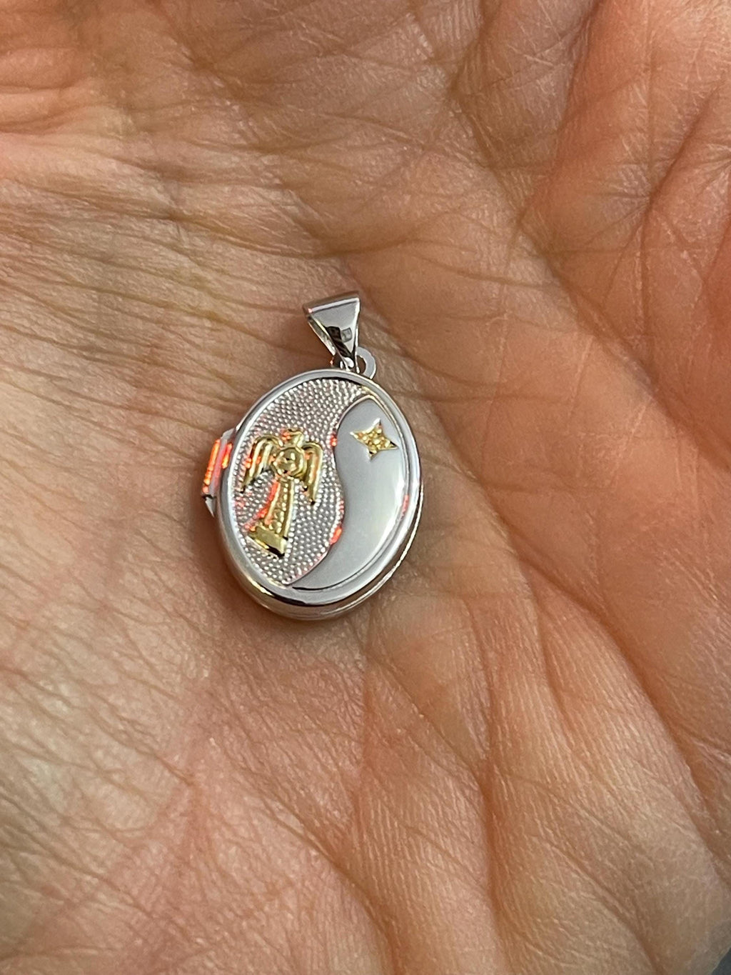 Sterling Silver Yellow Rhodium 17mm Guardian Angel Oval Locket