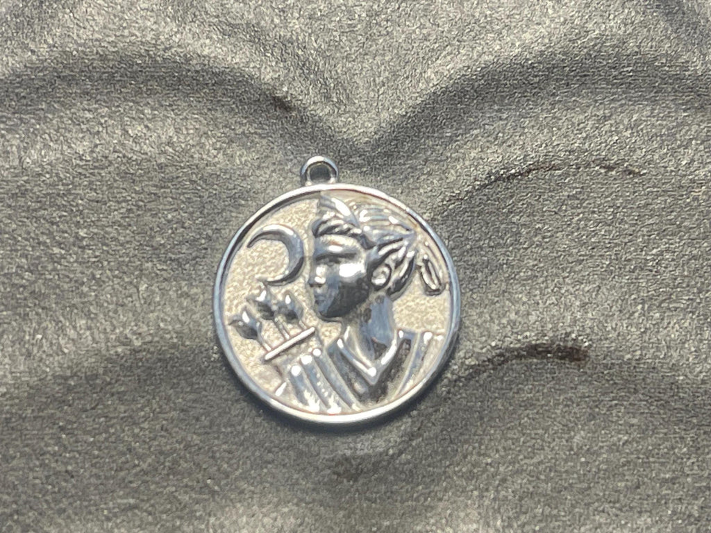Sterling Silver 16.8x14.9 mm Artemis Round Pendant Dangle
