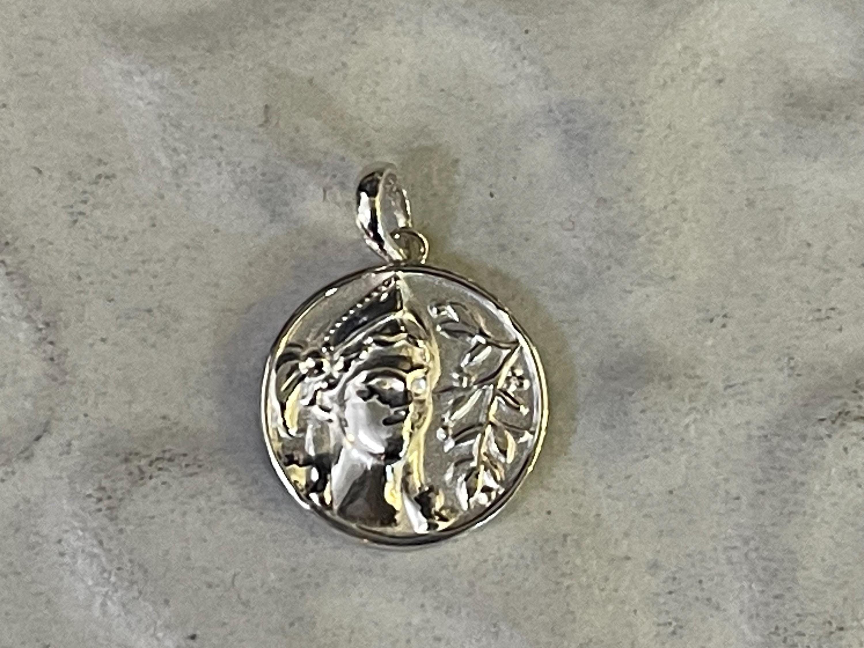 Sterling Silver 22x15 mm Athena Round Pendant