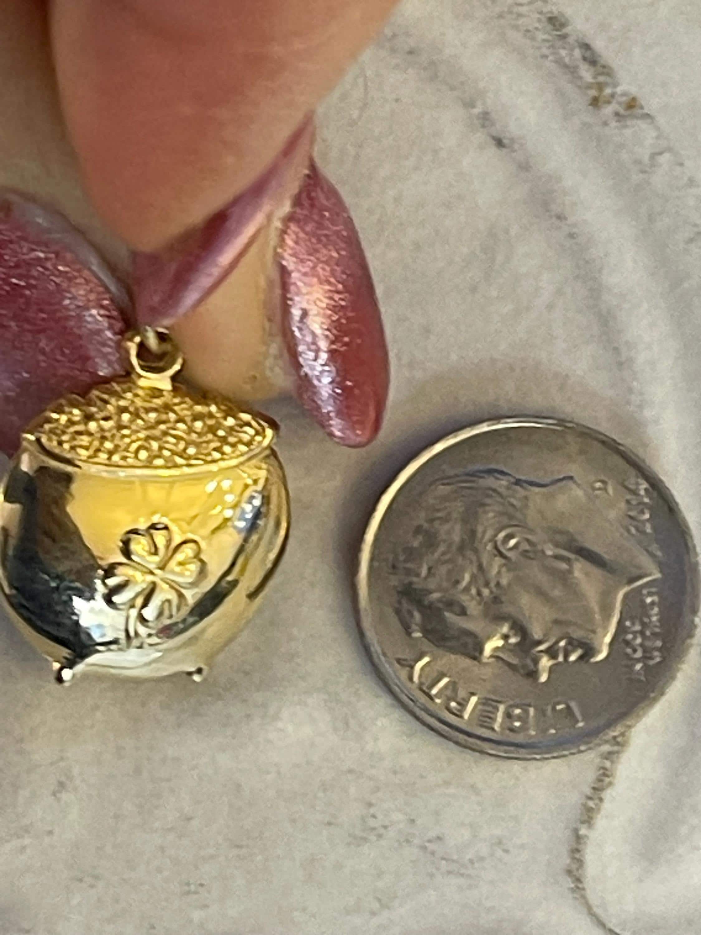 14K Yellow Gold Pot of Gold with Clover Charm Pendant