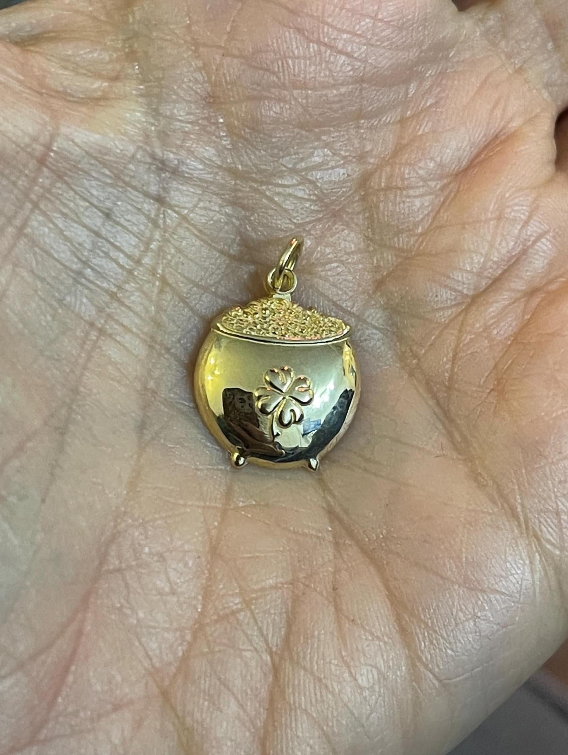 14K Yellow Gold Pot of Gold with Clover Charm Pendant